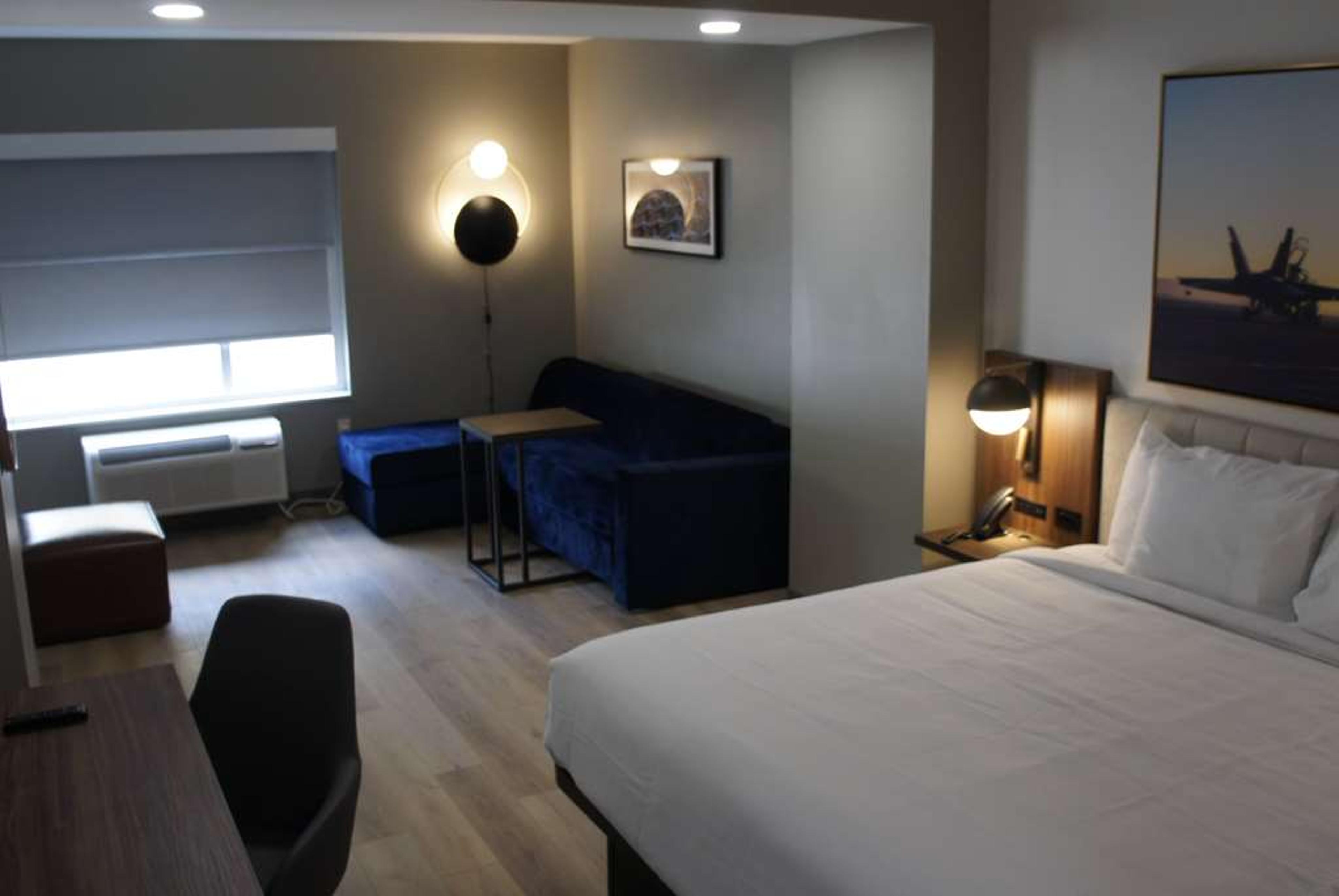LA QUINTA INN & SUITES BY WYNDHAM M