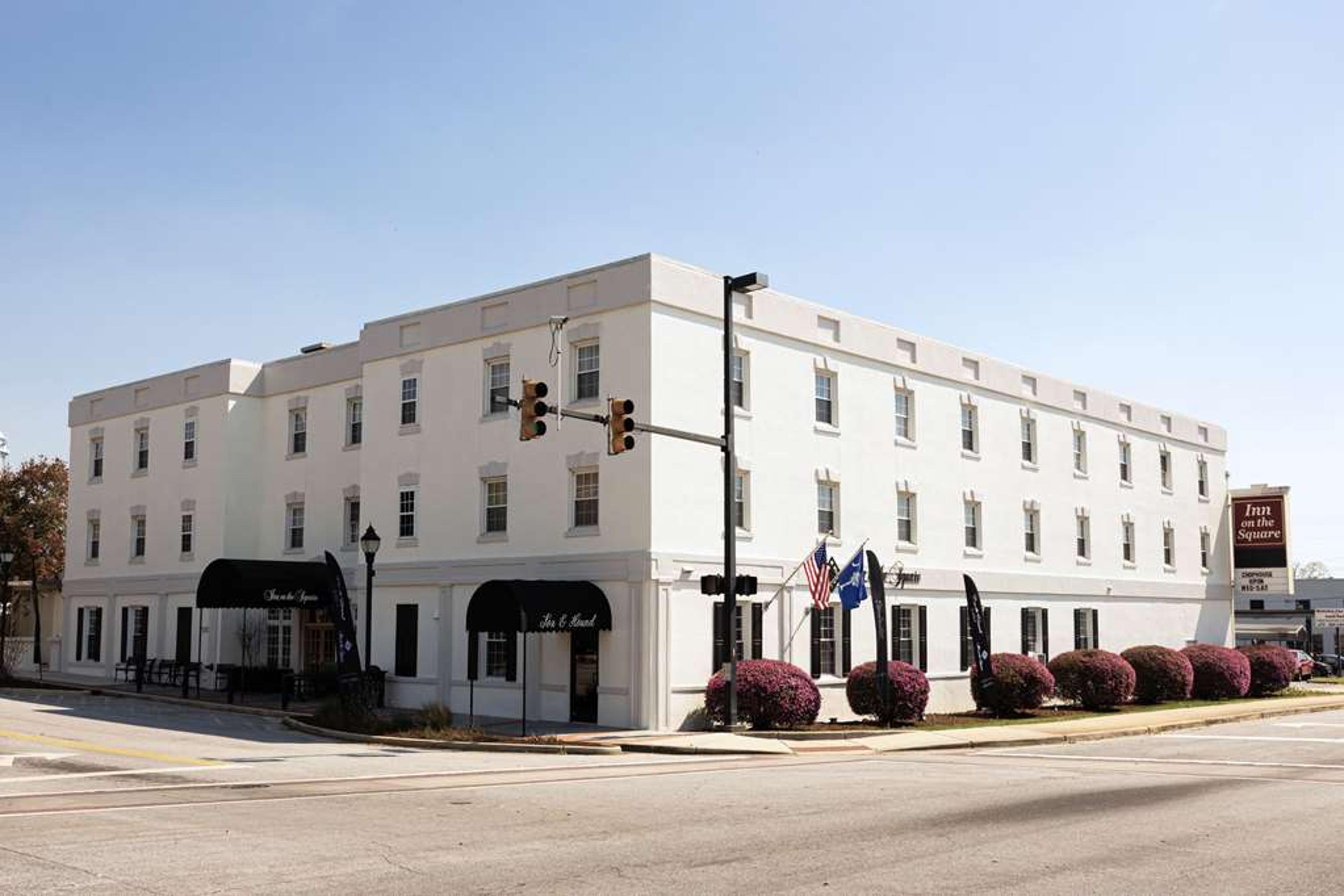 INN ON THE SQUARE AN ASCEND COLLECT