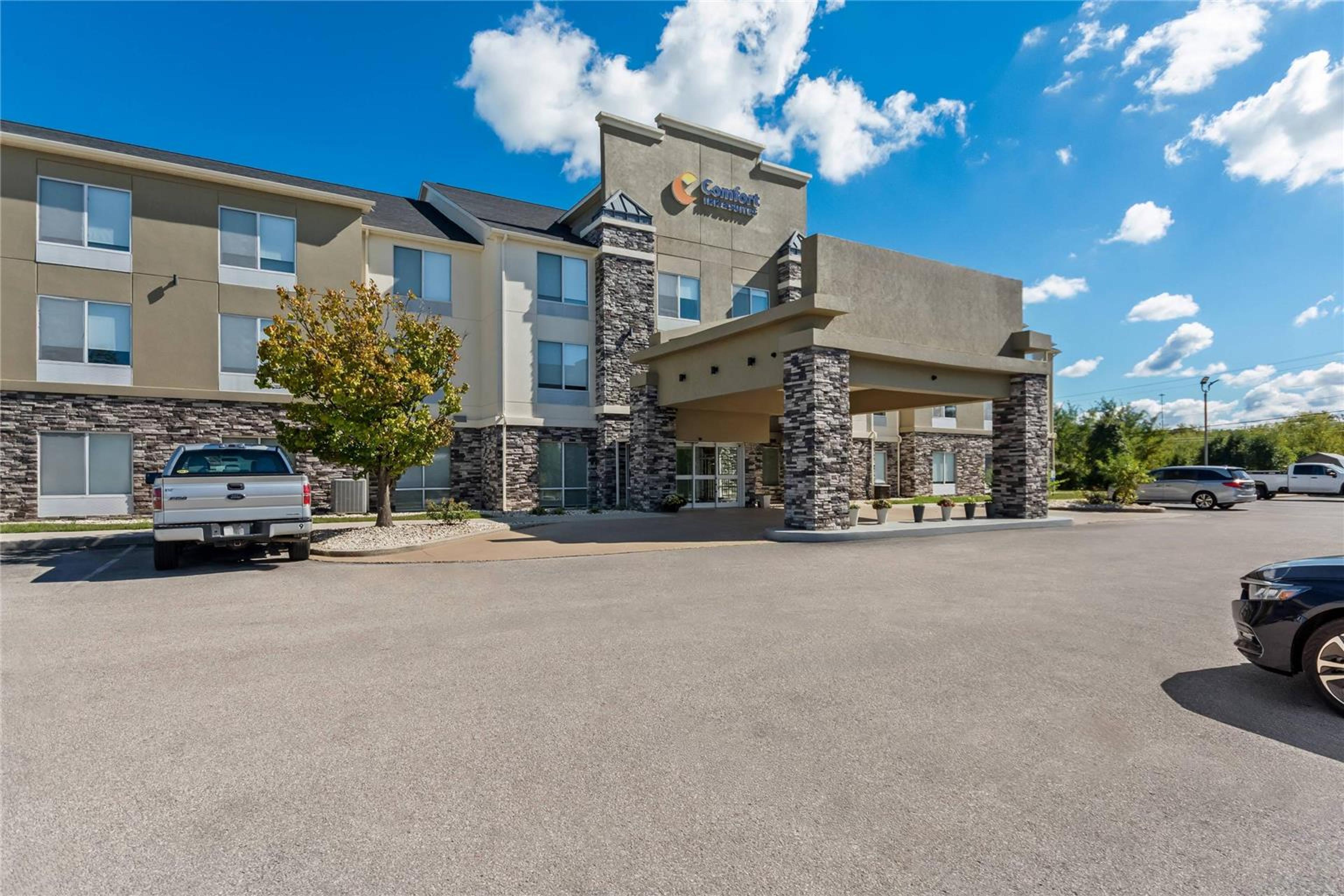 COMFORT INN AND SUITES BEREA
