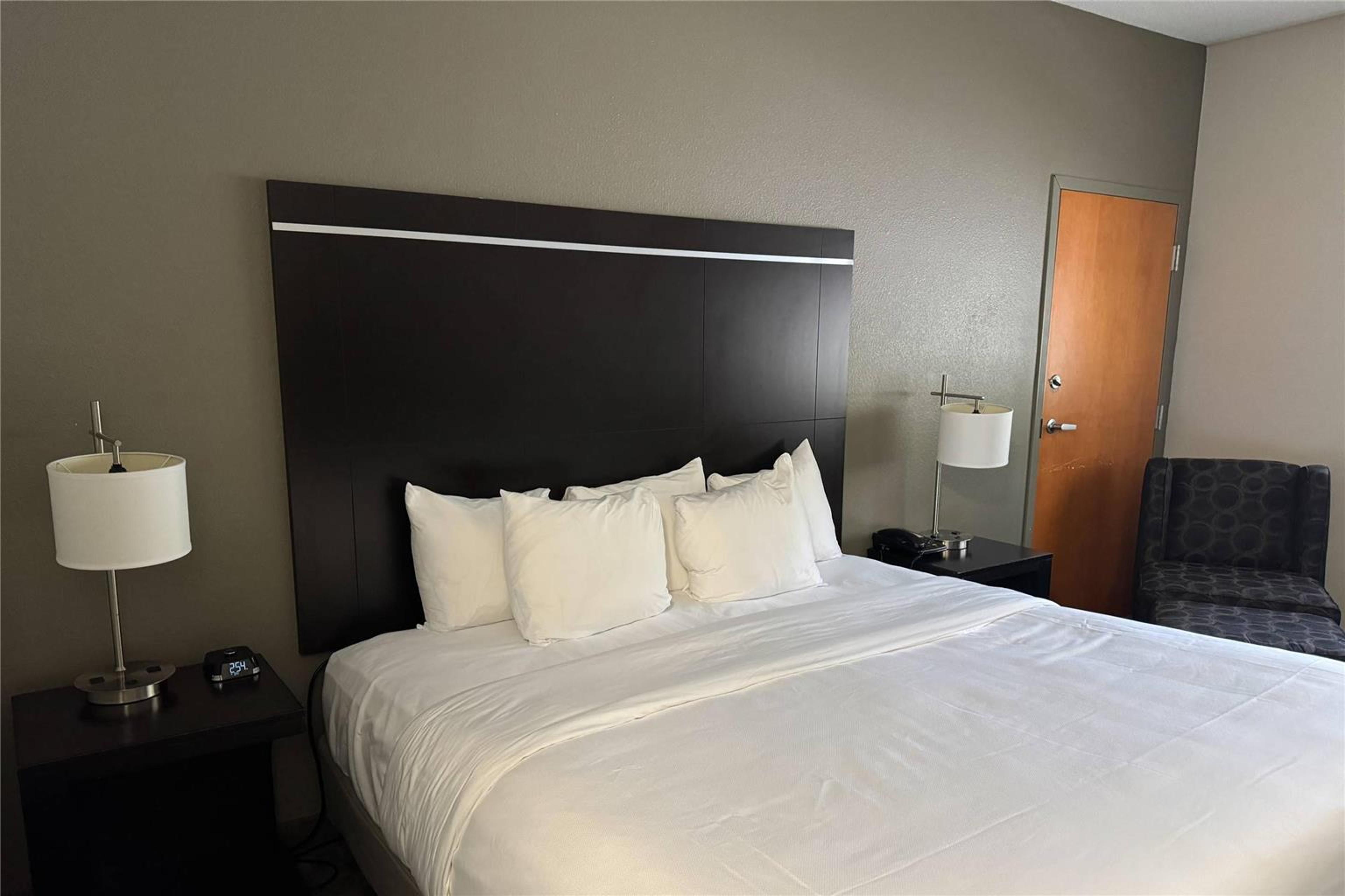 COMFORT INN HUNTINGTON NEAR UNIVERS