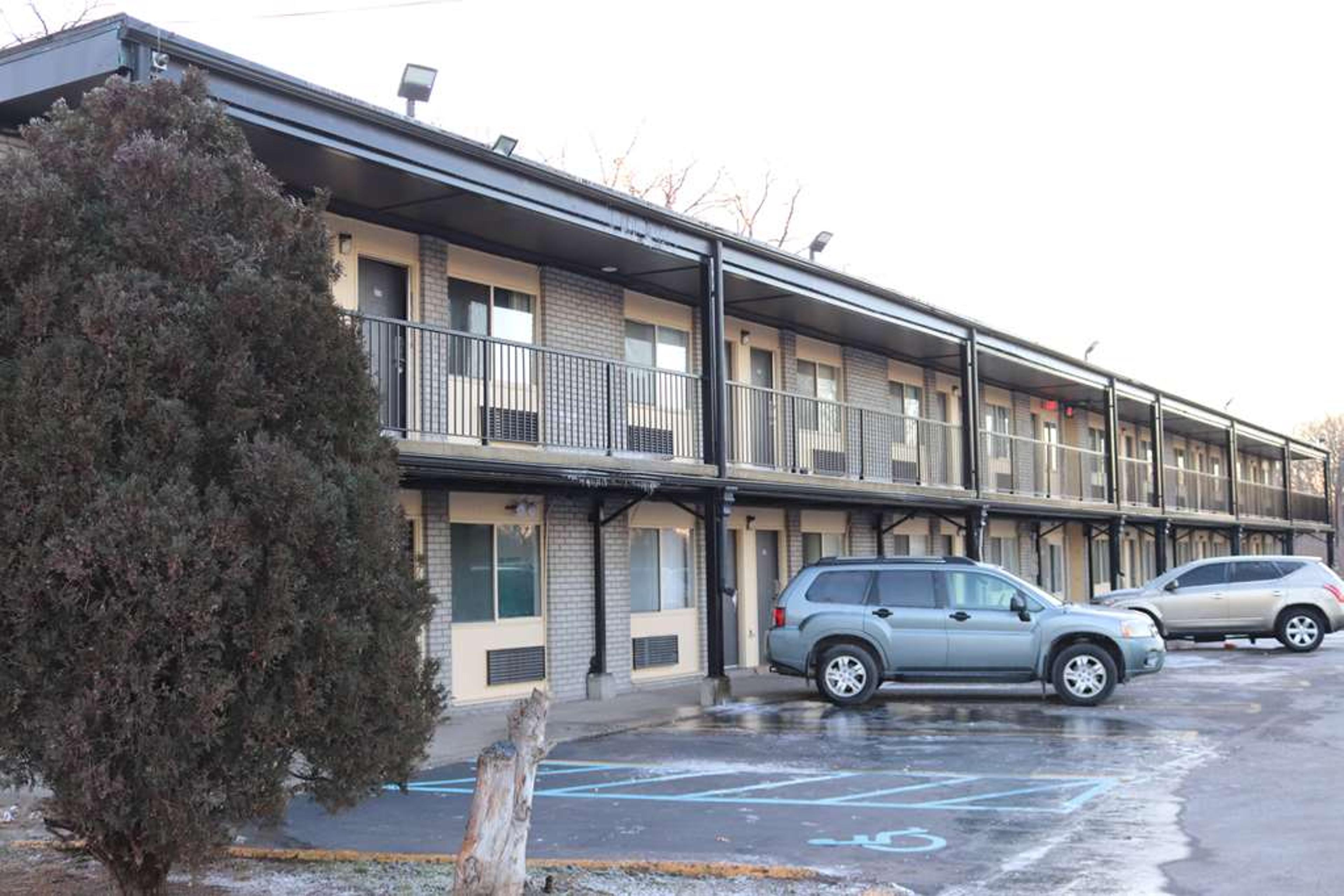 TRAVELODGE BY WYNDHAM LIVONIA - DET