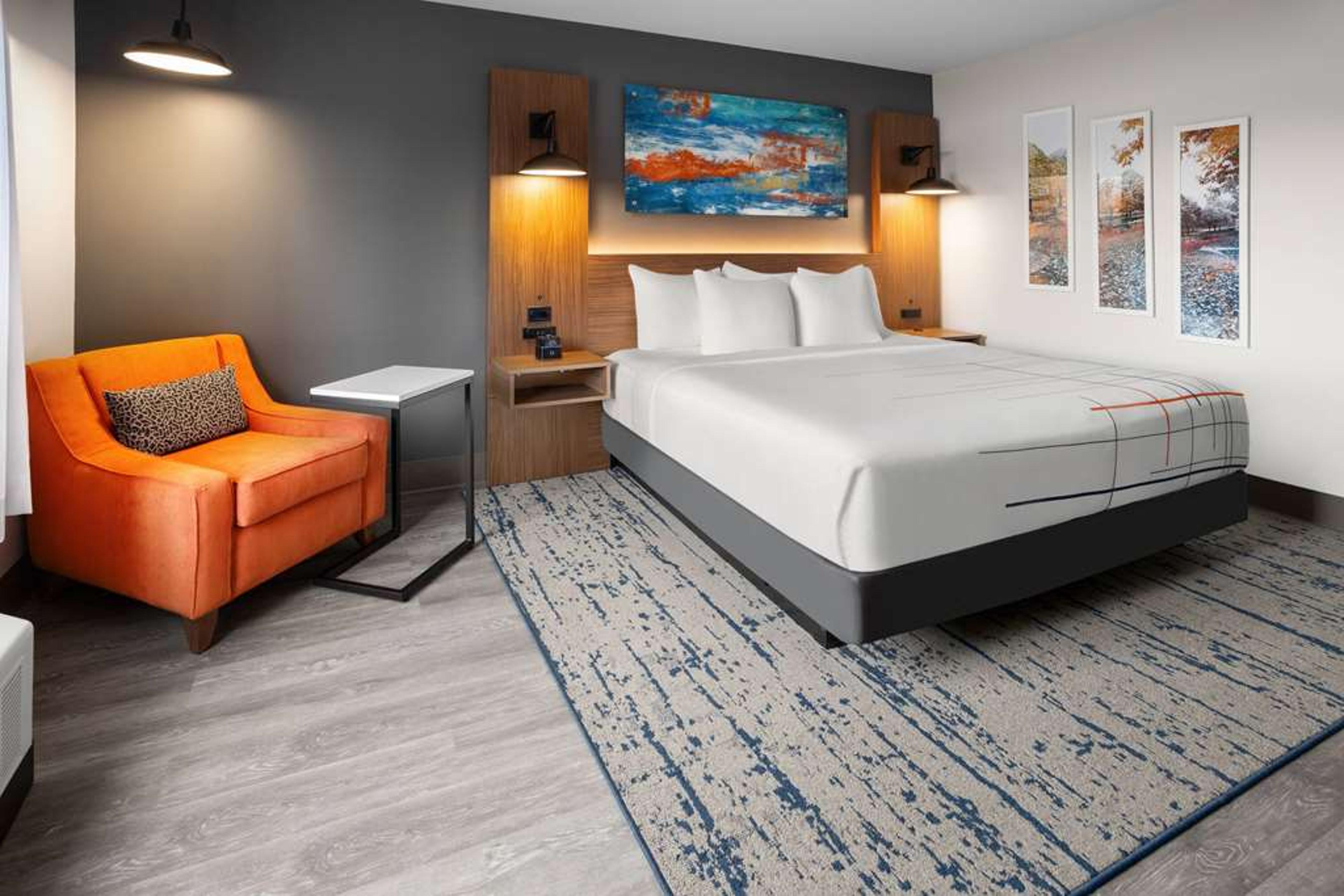 LA QUINTA INN & SUITES BY WYNDHAM W