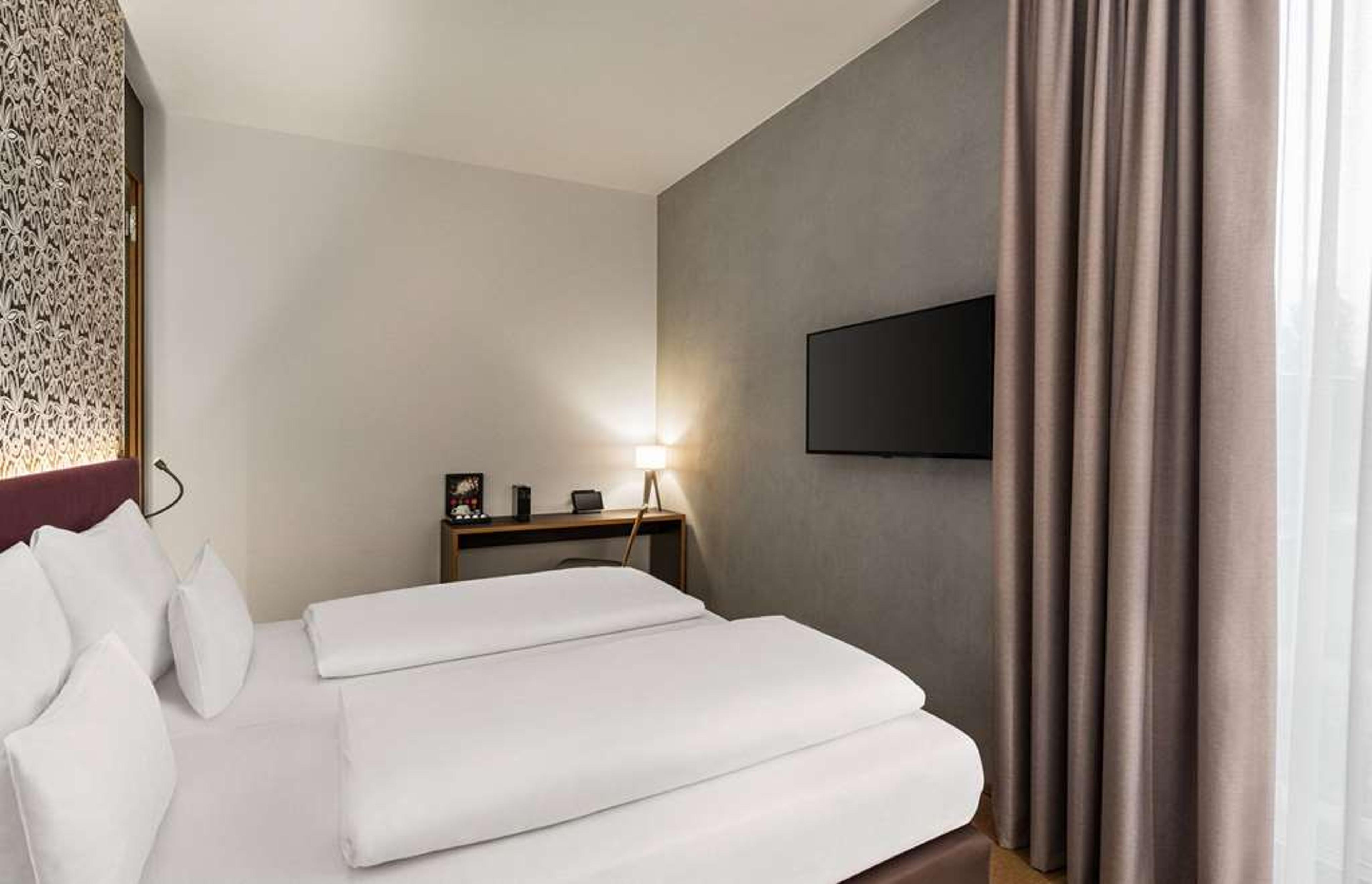 AMEDIA LUSTENAU, TRADEMARK COLLECTI