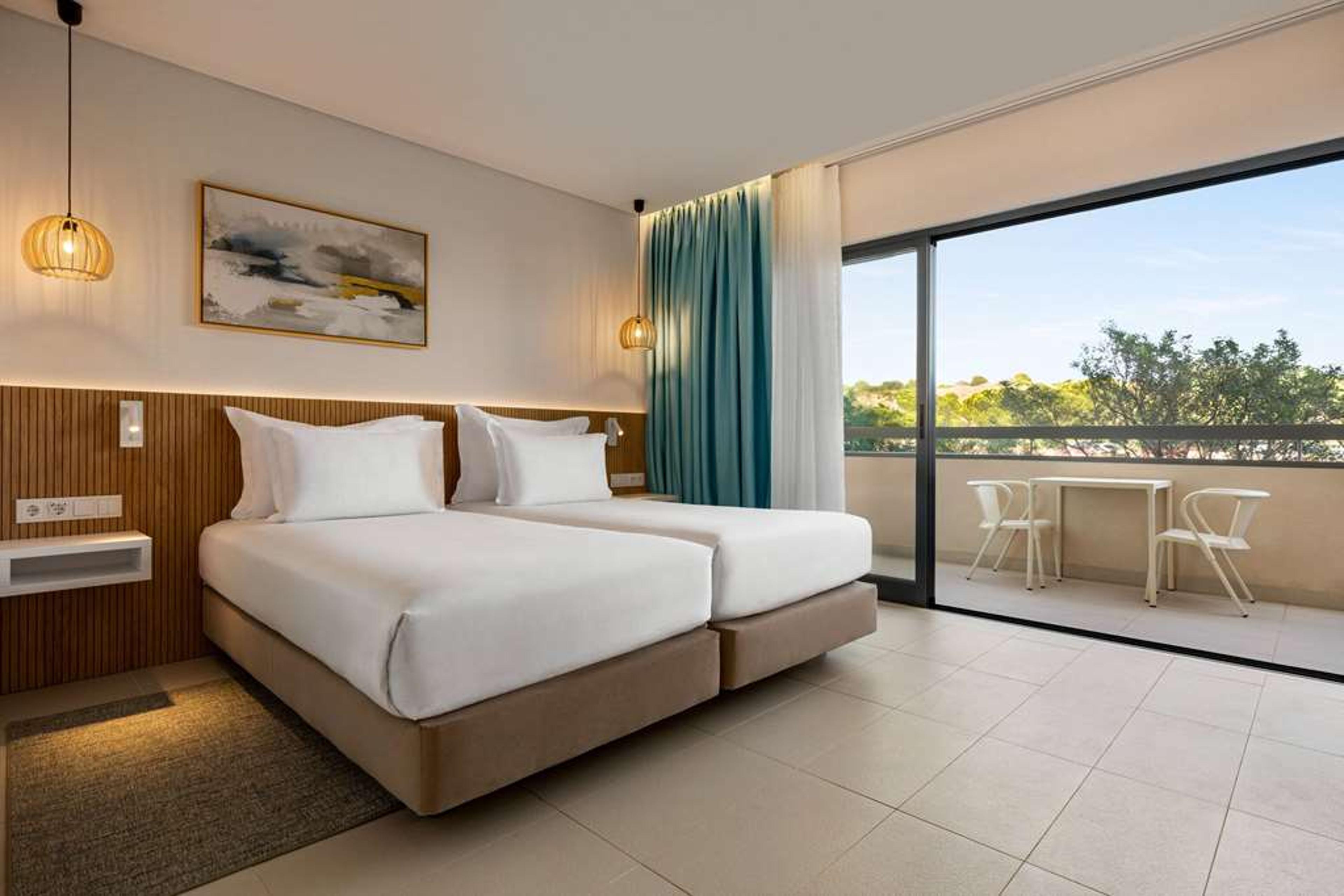 WYNDHAM RESIDENCES ALVOR BEACH