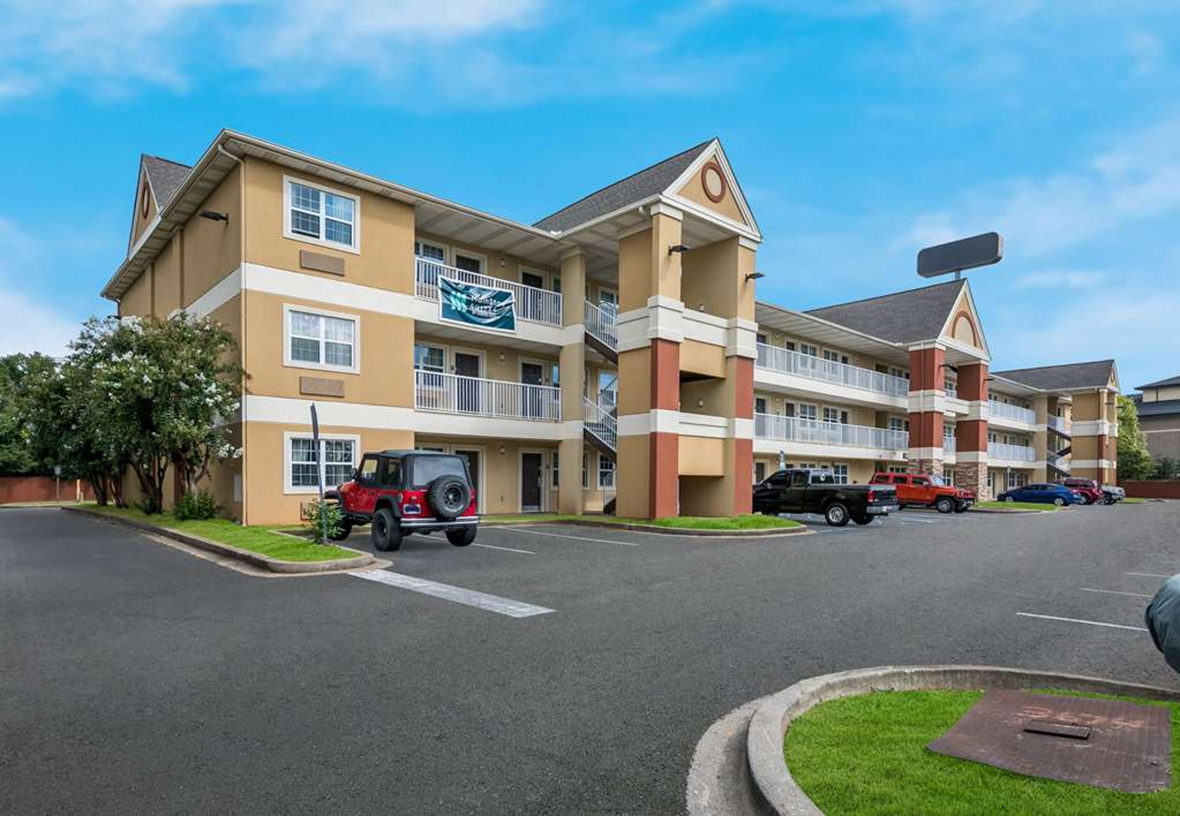 MAINSTAY SUITES KNOXVILLE - CEDAR B