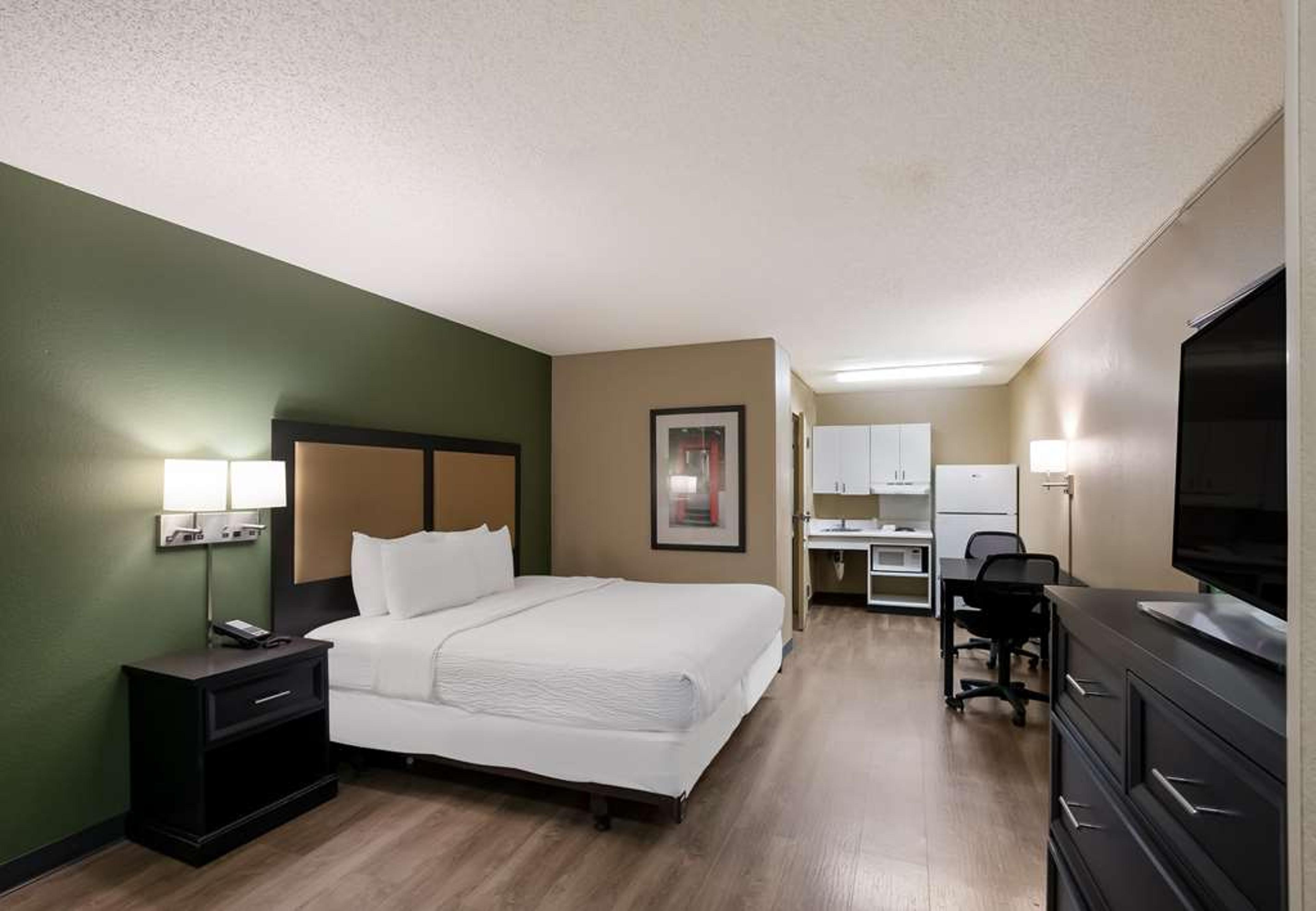 MAINSTAY SUITES KNOXVILLE - CEDAR B