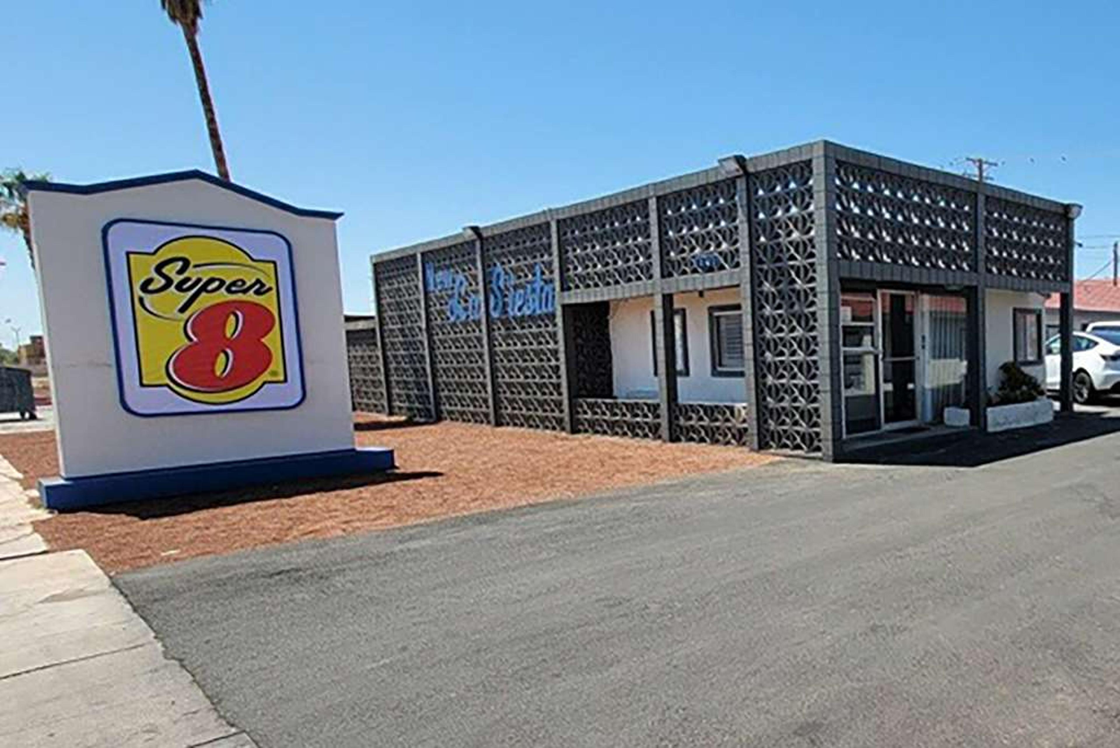 SUPER 8 BY WYNDHAM EL CENTRO NORTH