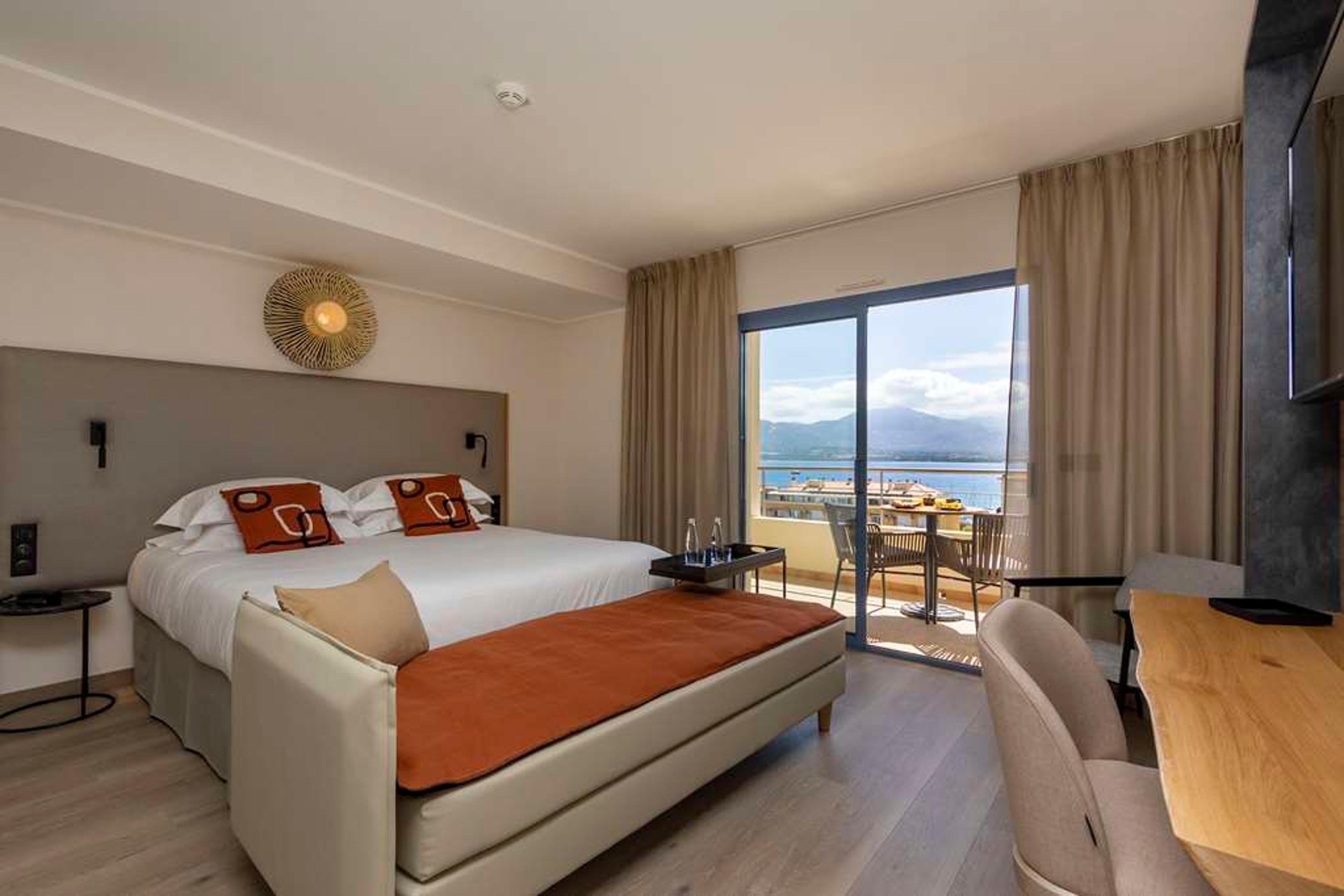 HOTEL L ACQUALE