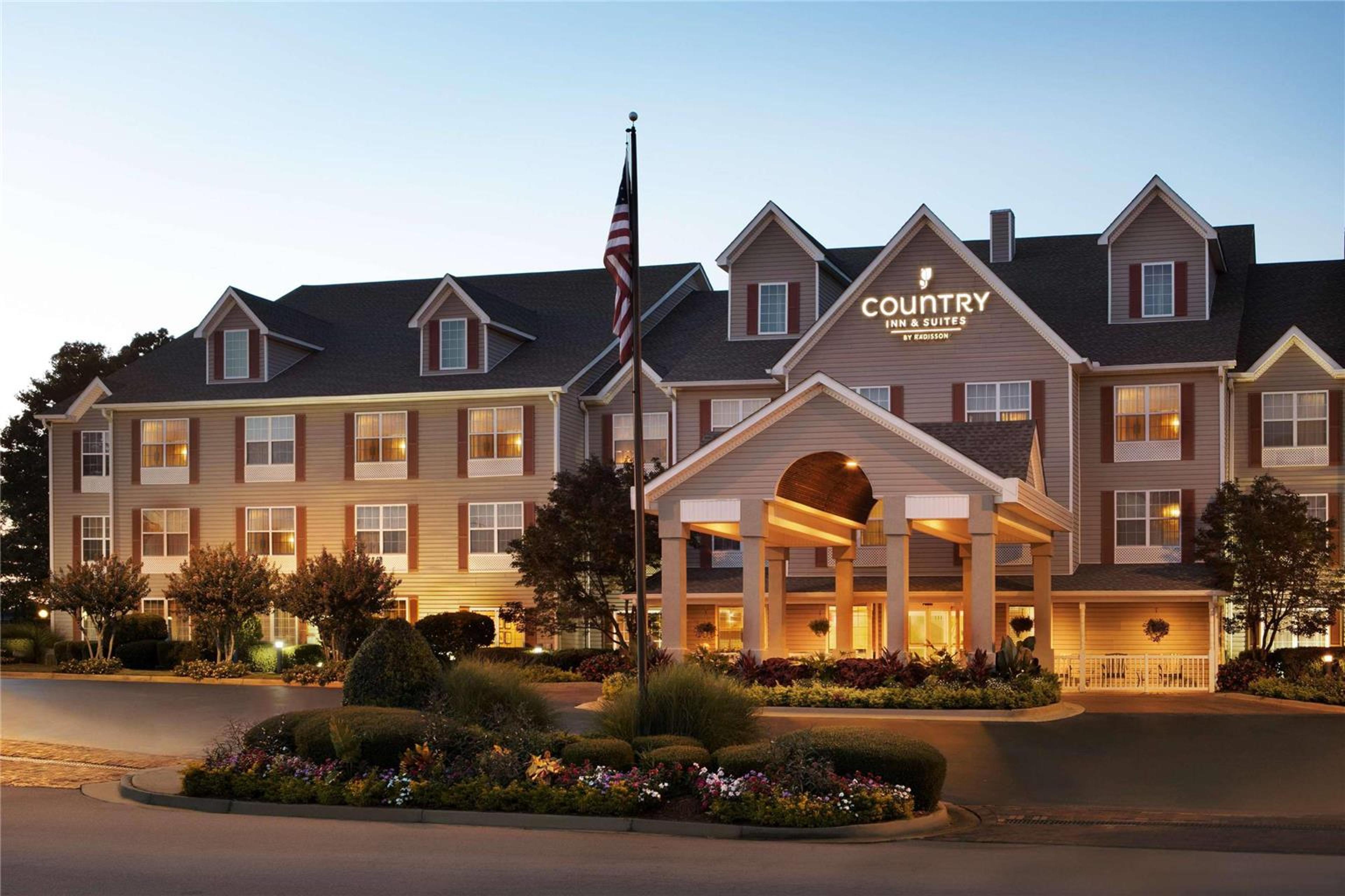 COUNTRY INN AND SUITES BY RADISSON