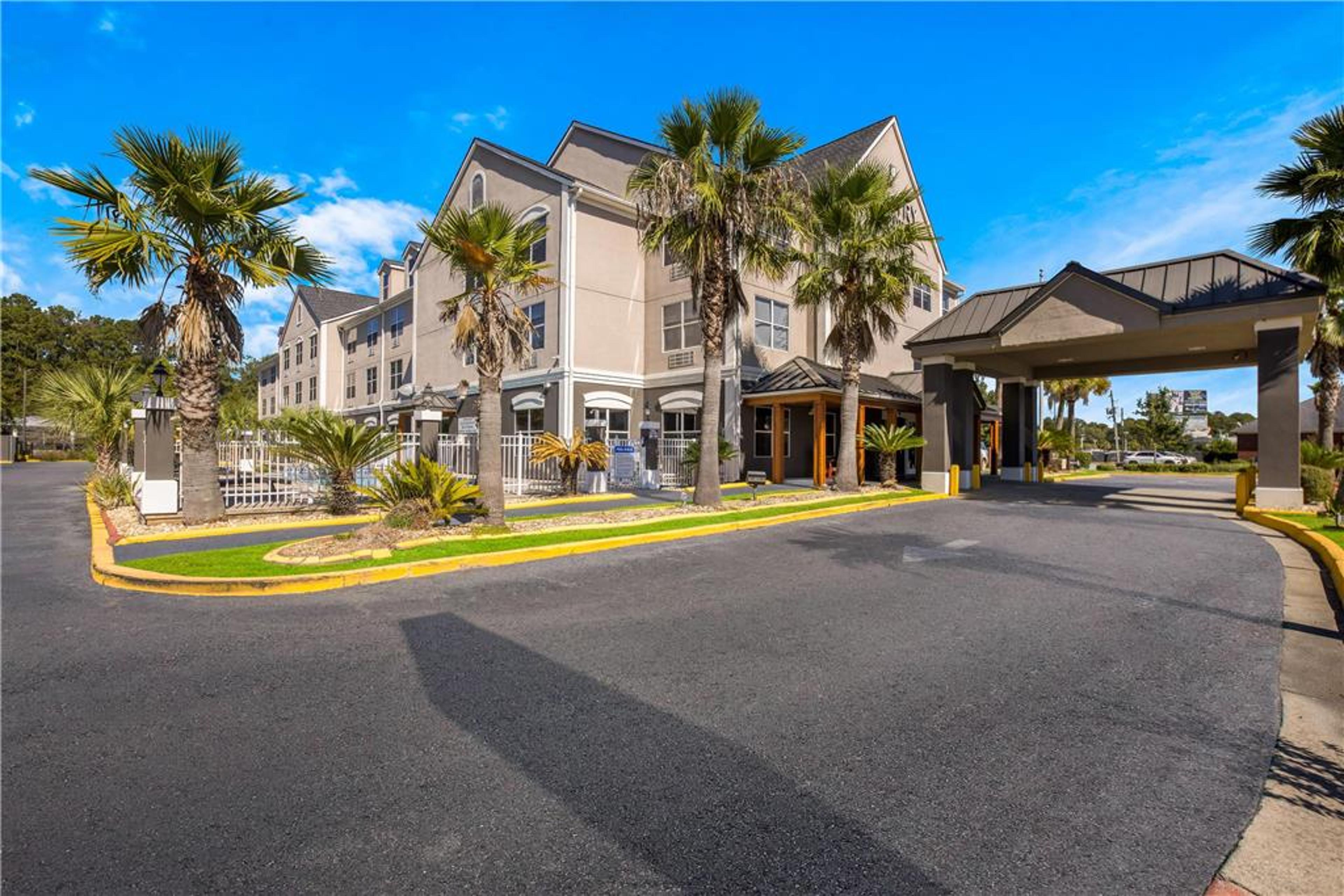 COUNTRY INN AND SUITES BY RADISSON