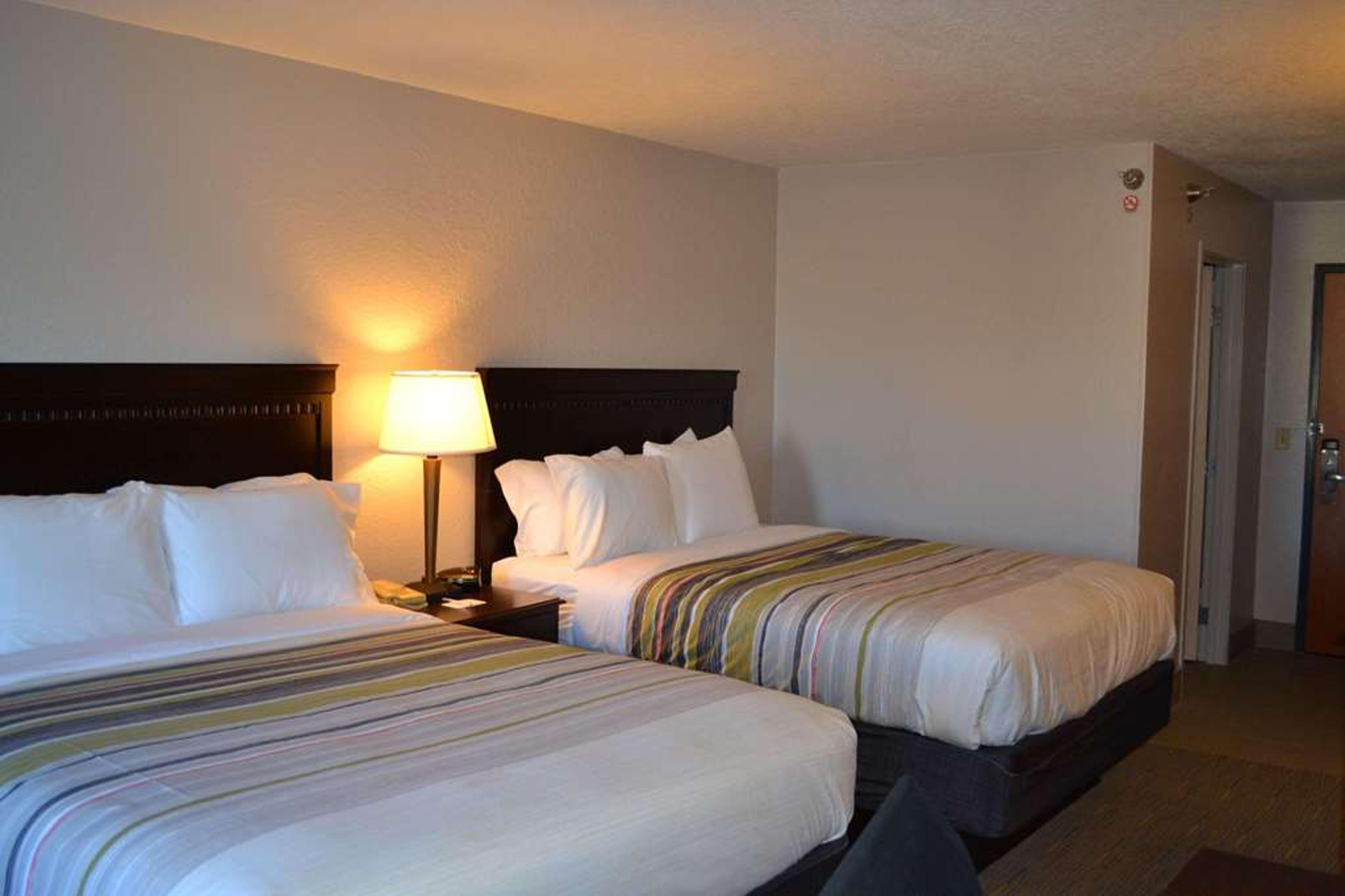 COUNTRY INN & SUITES BY RADISSON FA
