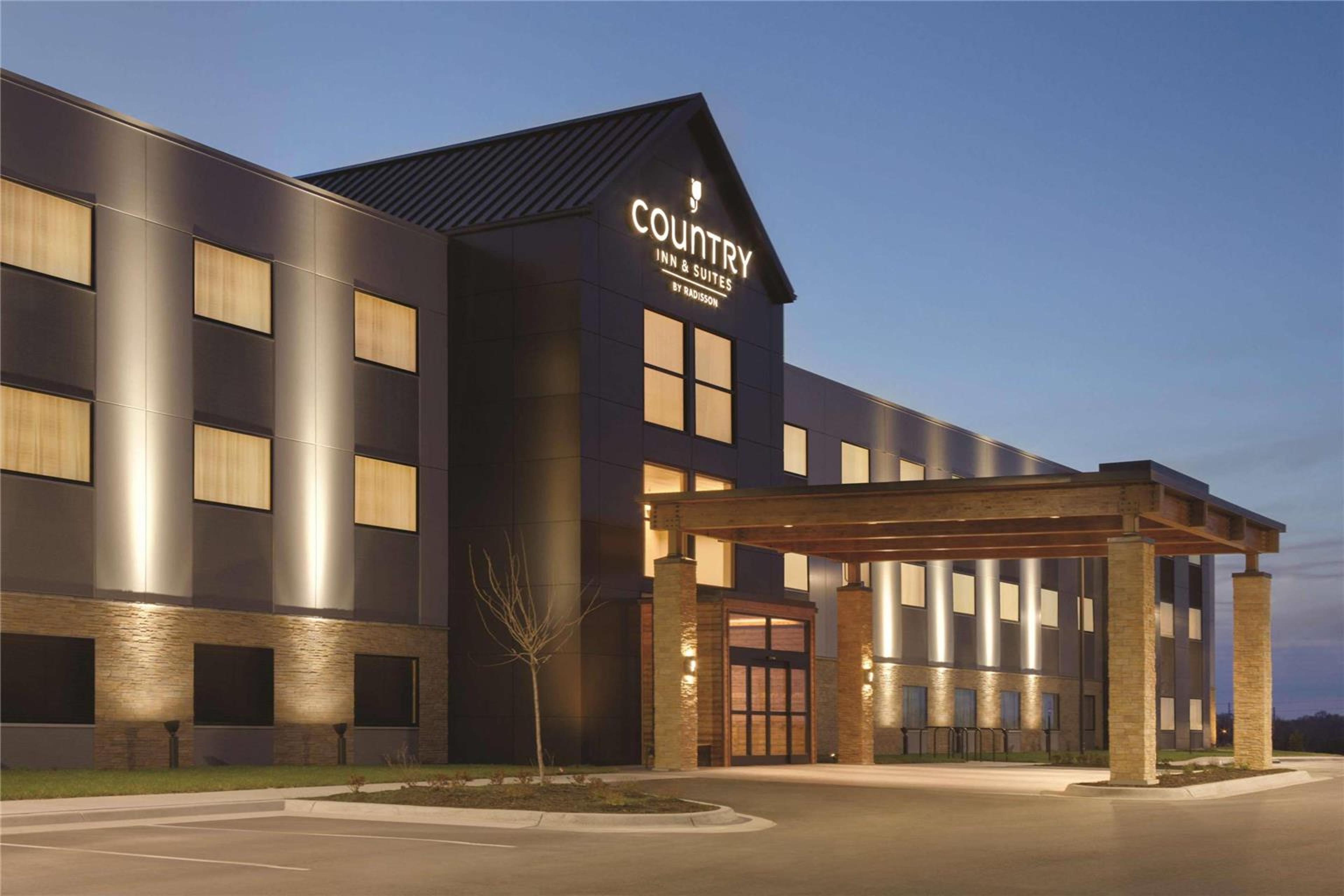 COUNTRY INN & SUITES BY RADISSON LA