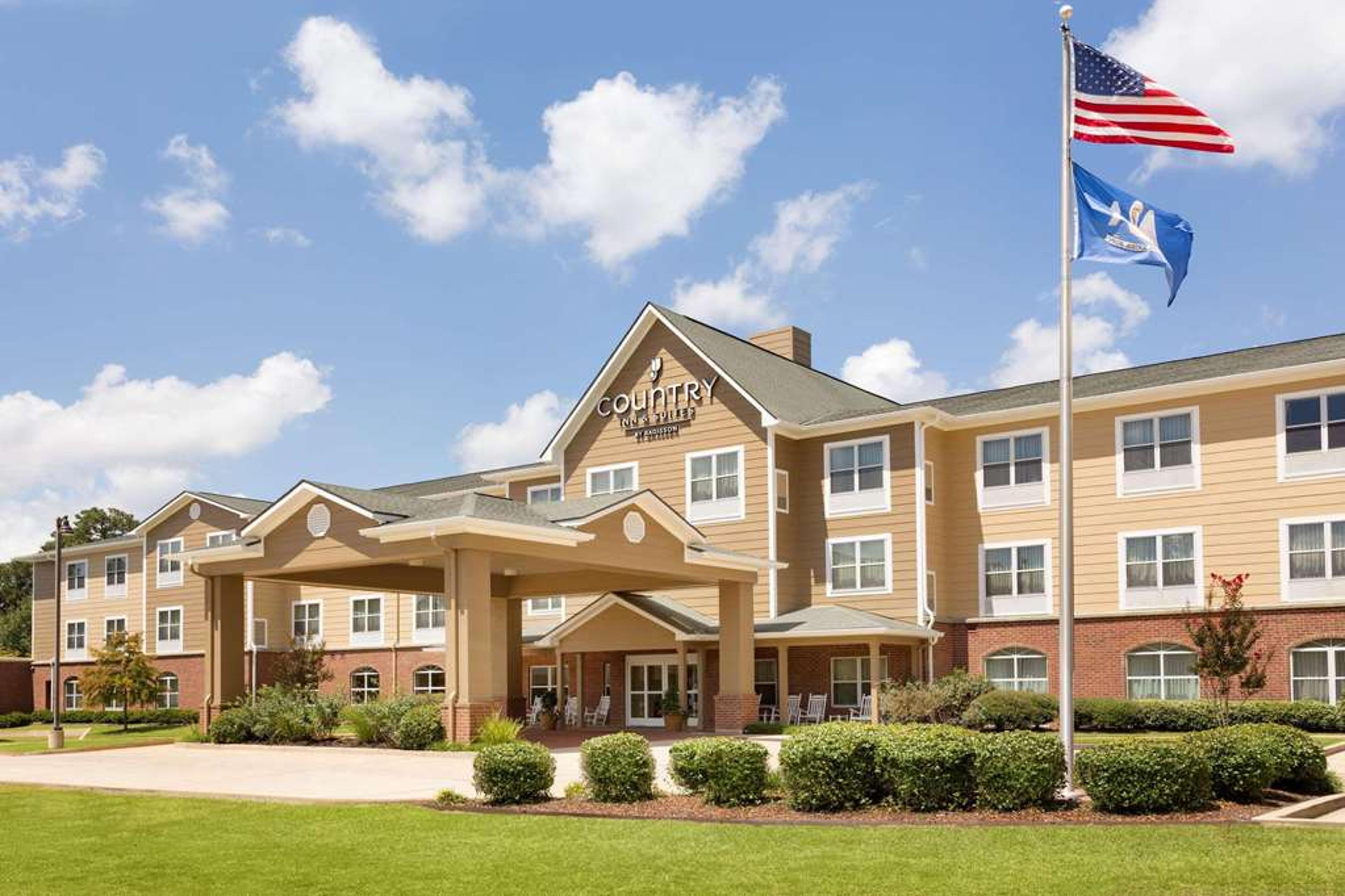 COUNTRY INN & SUITES BY RADISSON PI