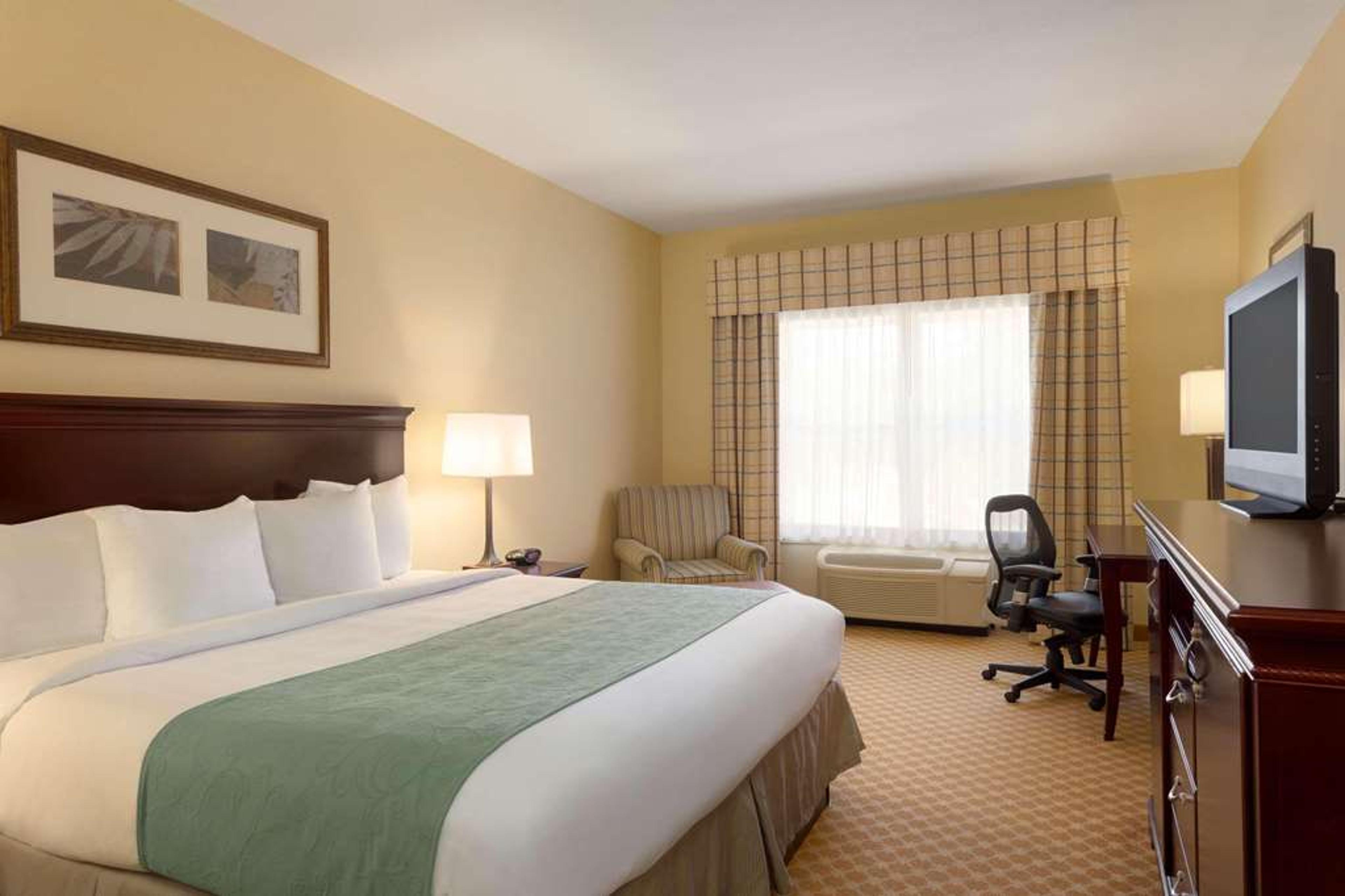 COUNTRY INN & SUITES BY RADISSON PI