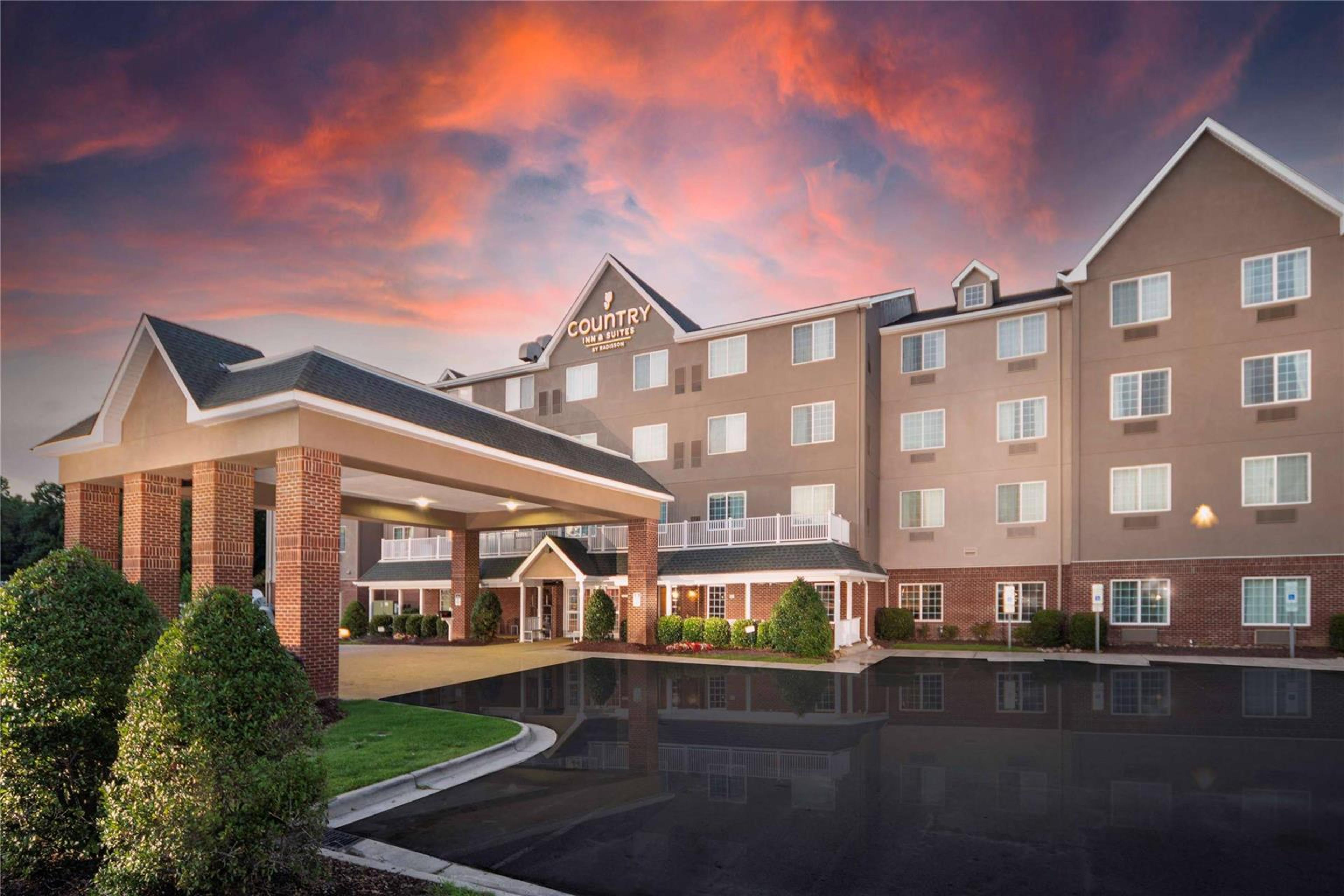 COUNTRY INN AND SUITES BY RADISSON