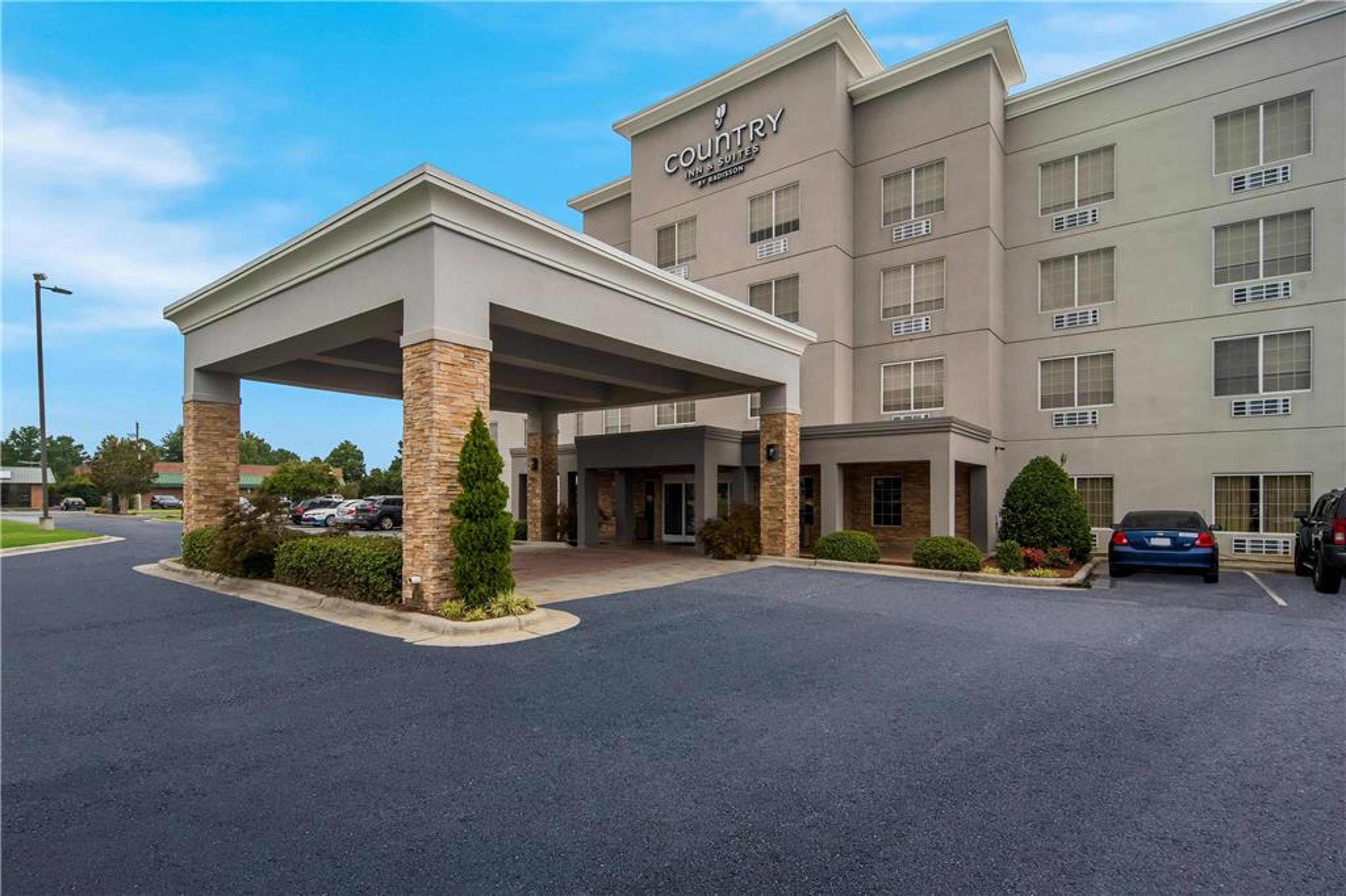 COUNTRY INN AND SUITES BY RADISSON