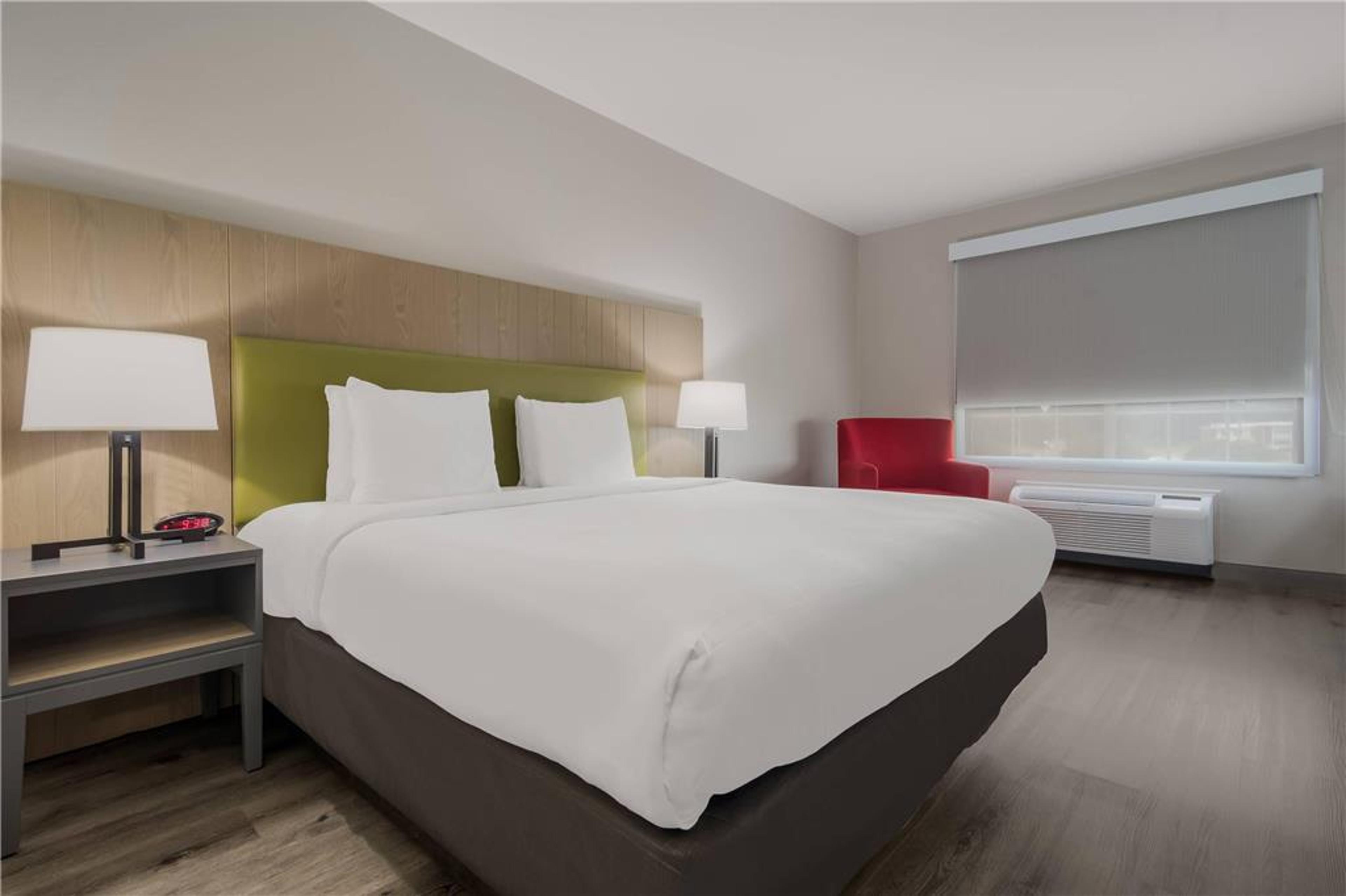 COUNTRY INN AND SUITES BY RADISSON