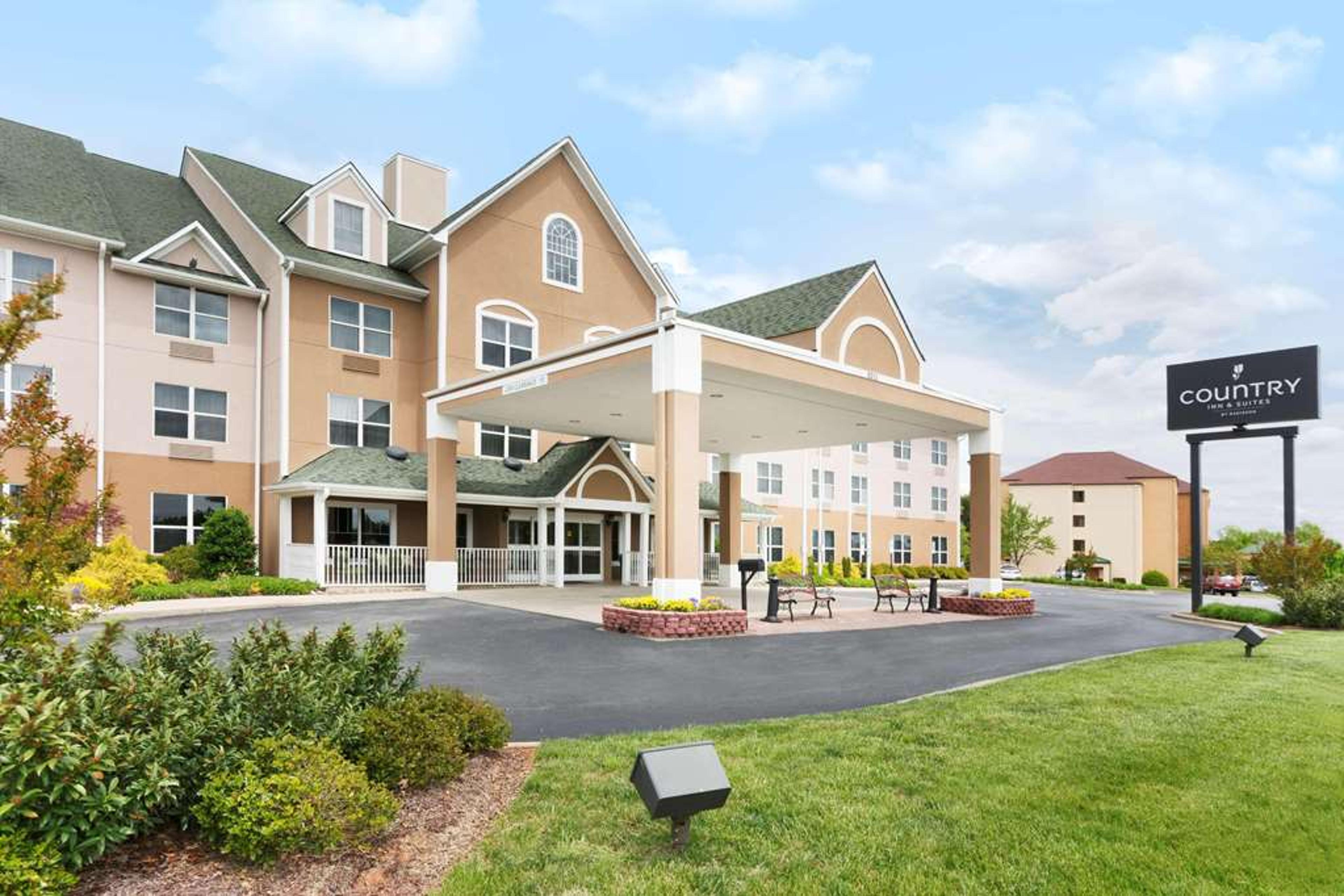 COUNTRY INN & SUITES BY RADISSON BU
