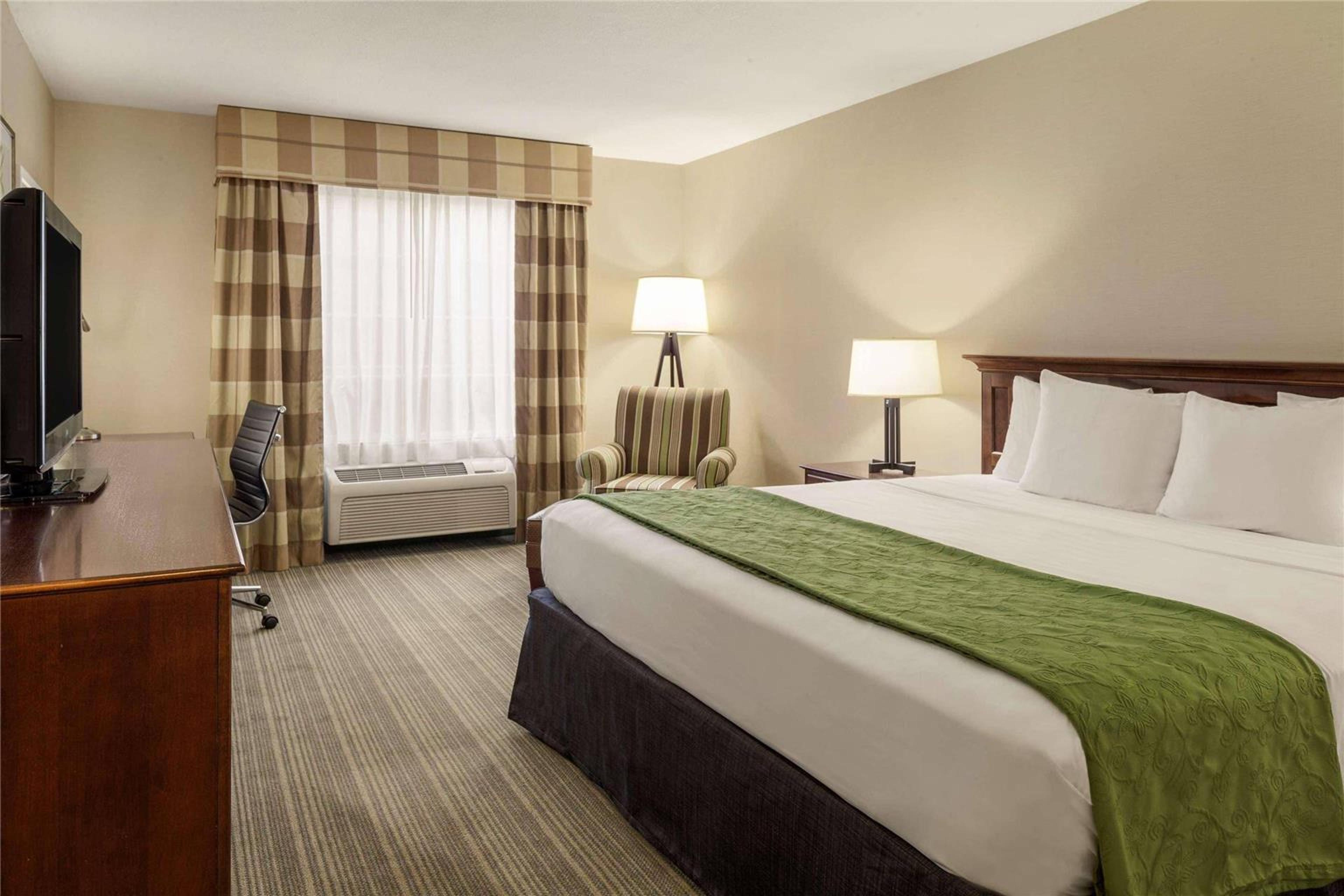 COUNTRY INN AND SUITES BY RADISSON