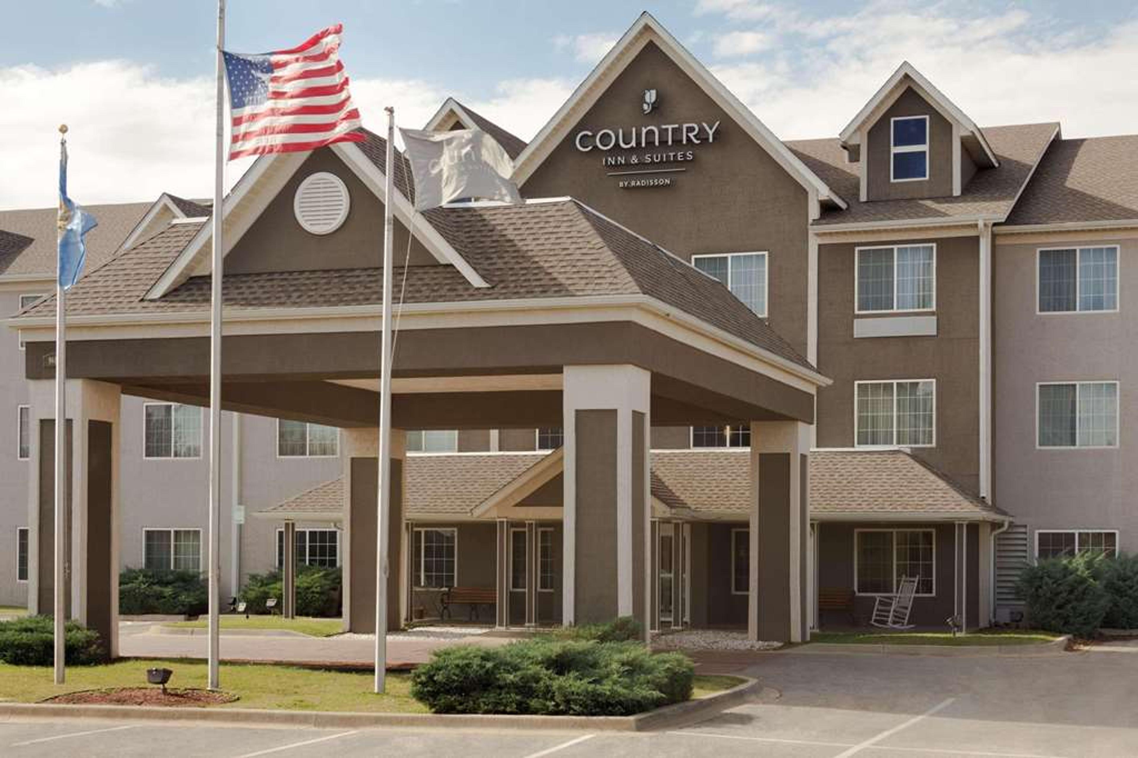 COUNTRY INN AND SUITES BY RADISSON