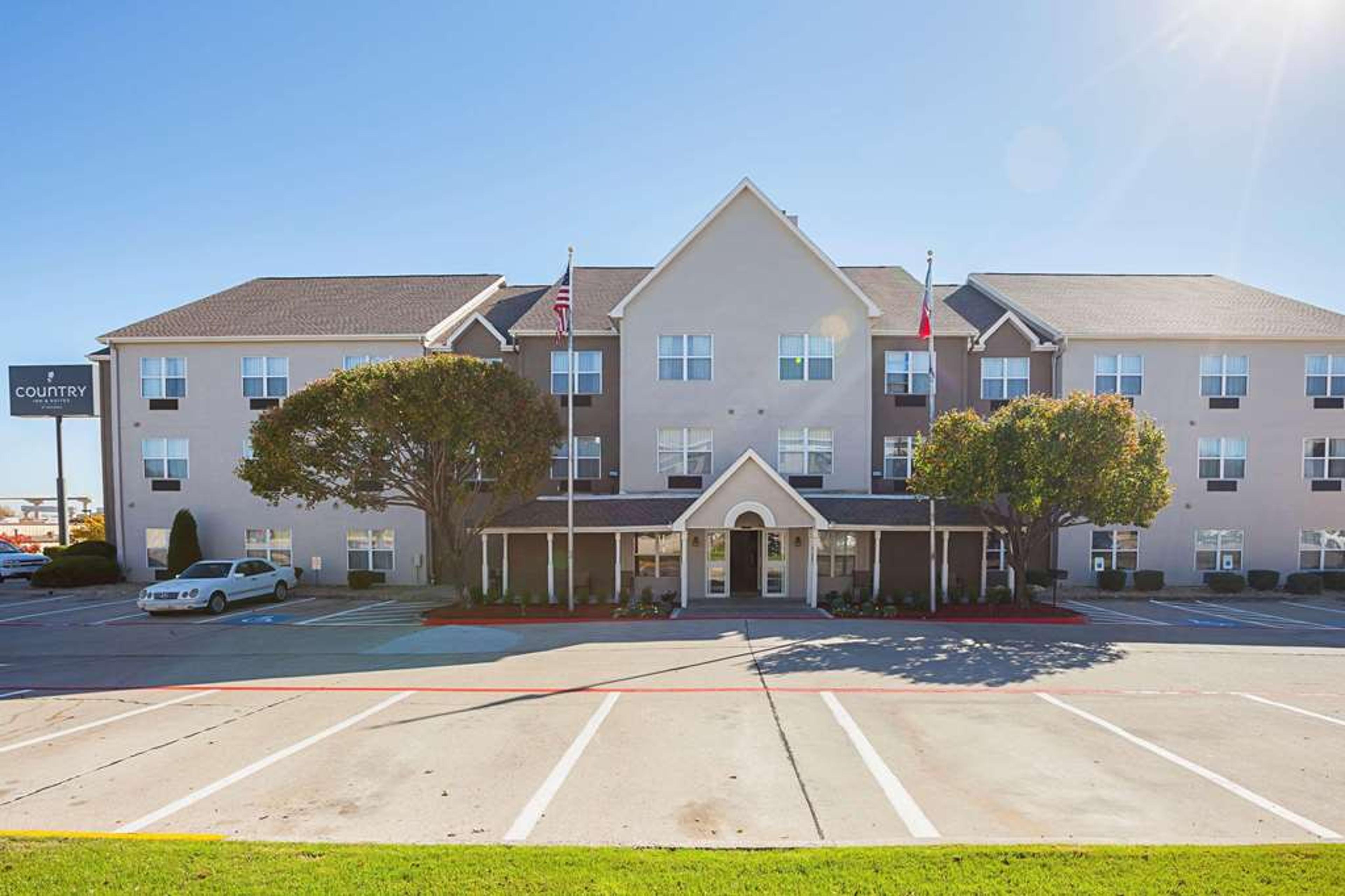 COUNTRY INN AND SUITES