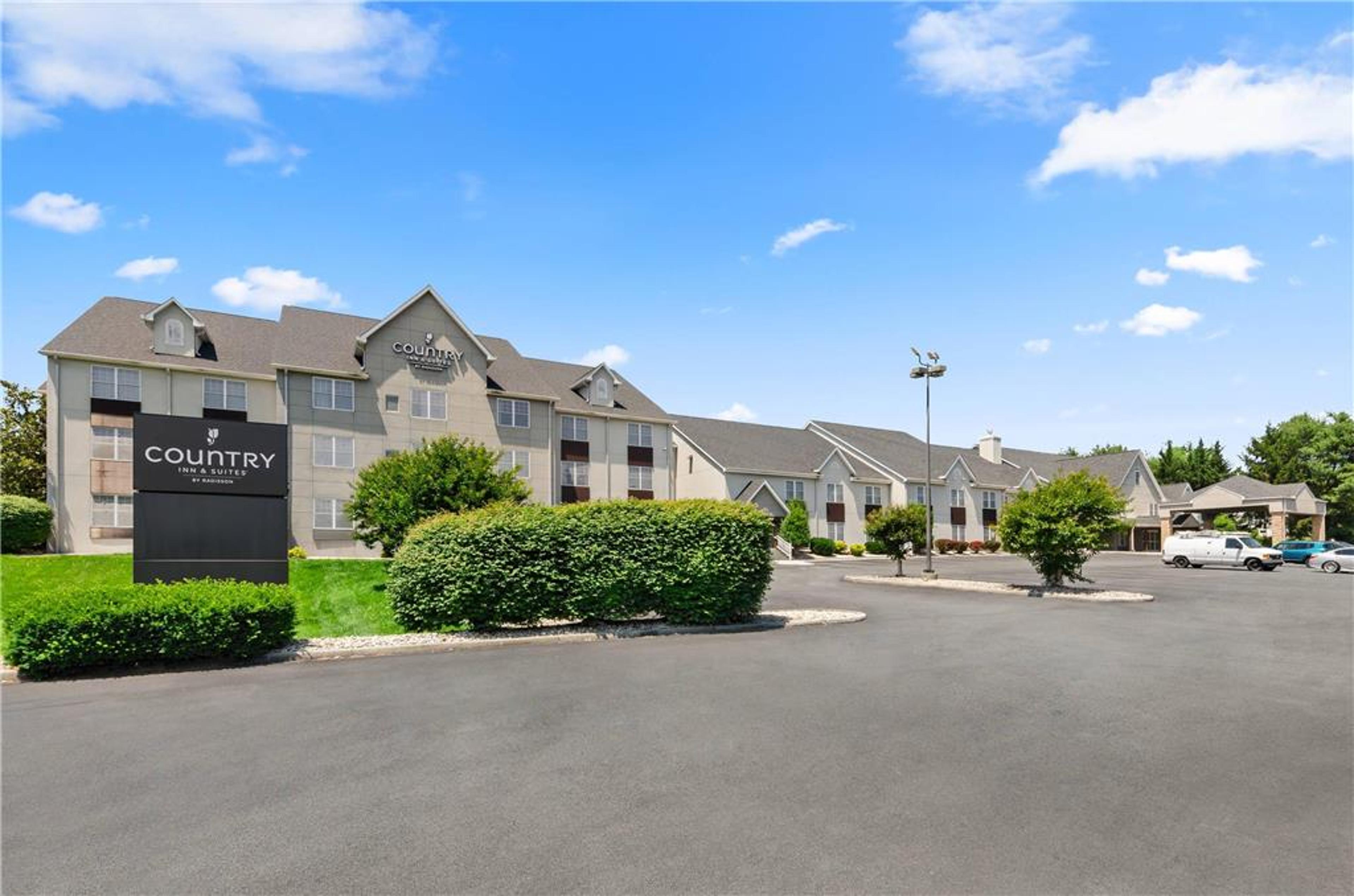 COUNTRY INN AND SUITES BY RADISSON