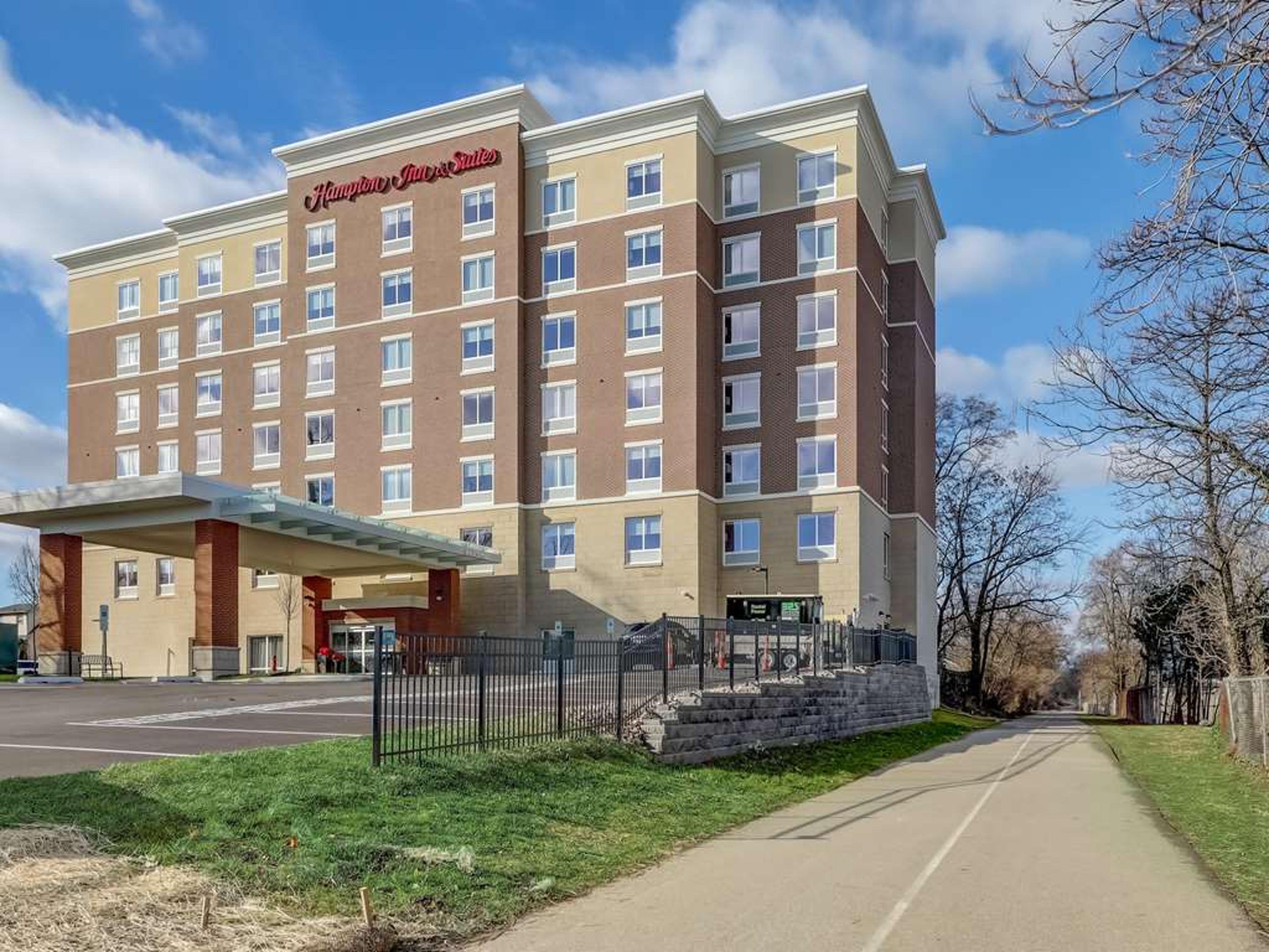 HAMPTON INN CINCINNATI ROOKWOOD