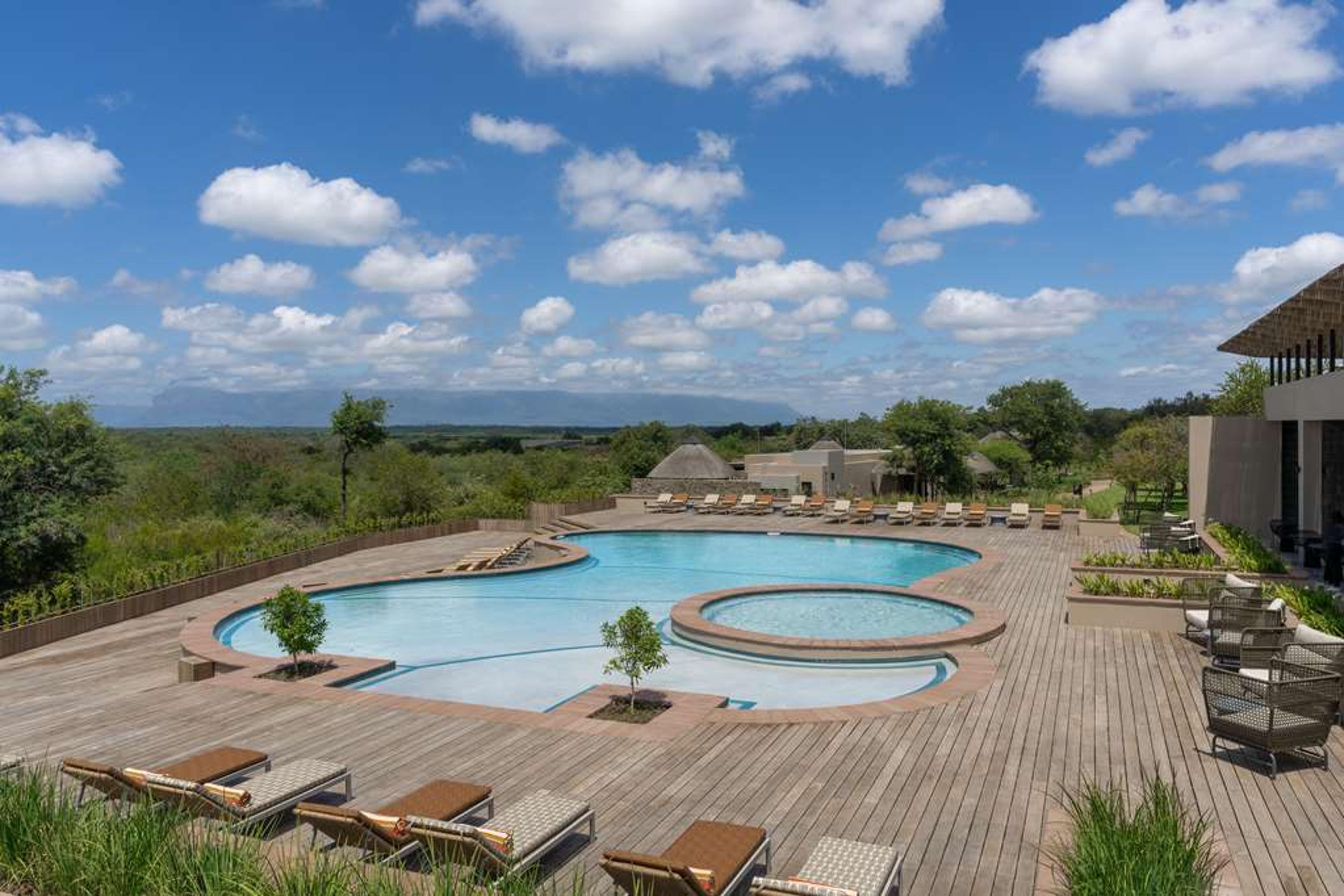 RADISSON SAFARI HOTEL HOEDSPRUIT