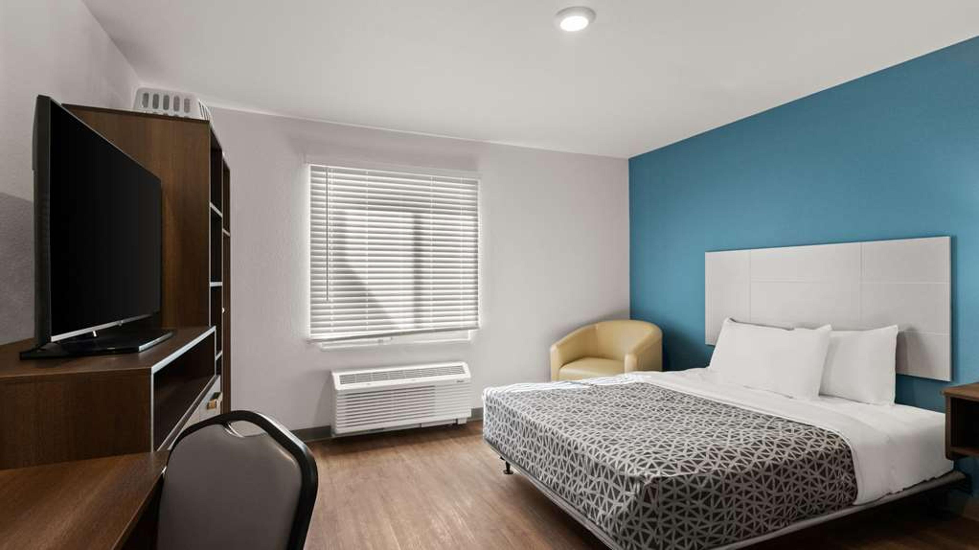 WOODSPRING SUITES GREELEY