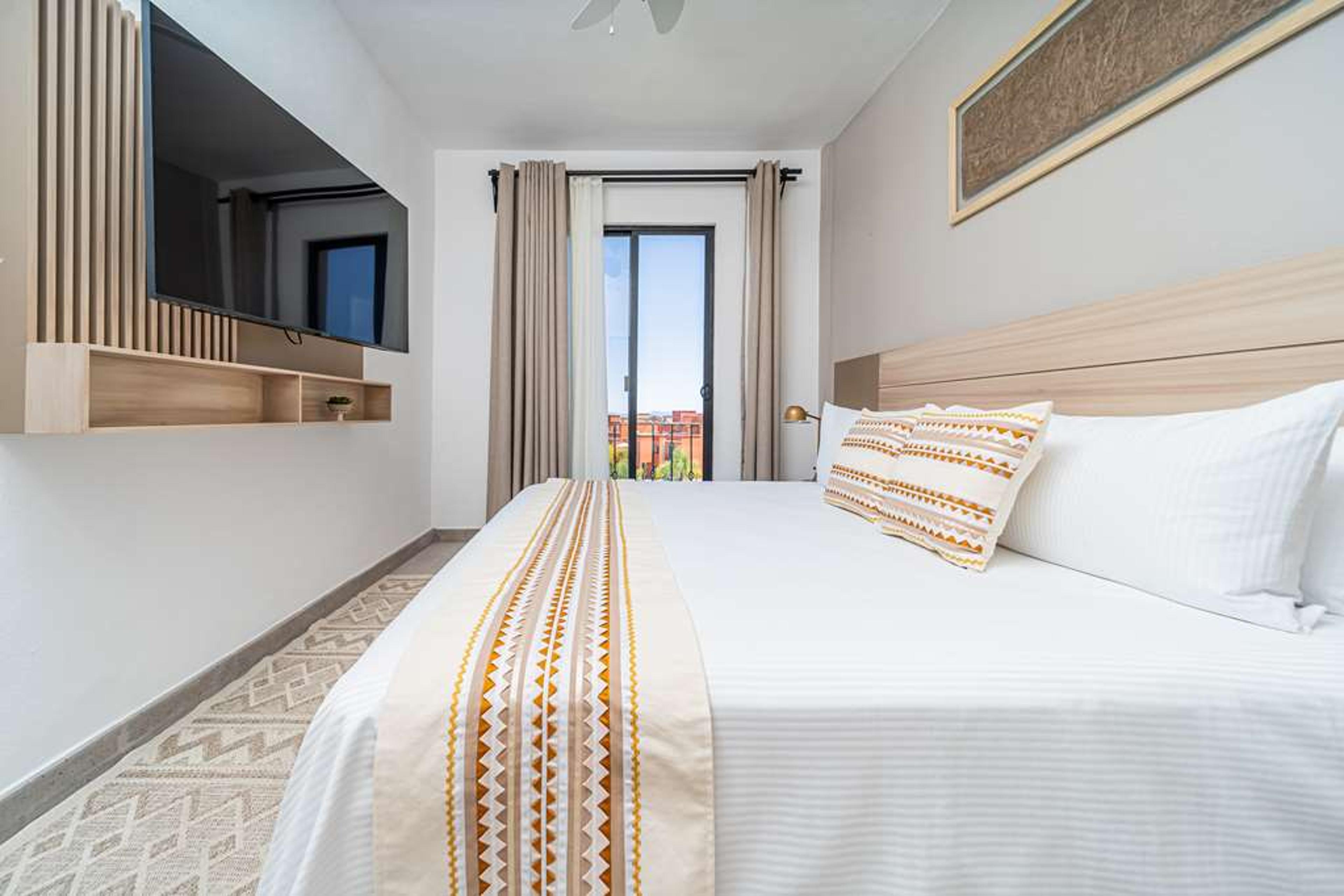 KRYSTAL GRAND RESIDENCES AND VILLAS