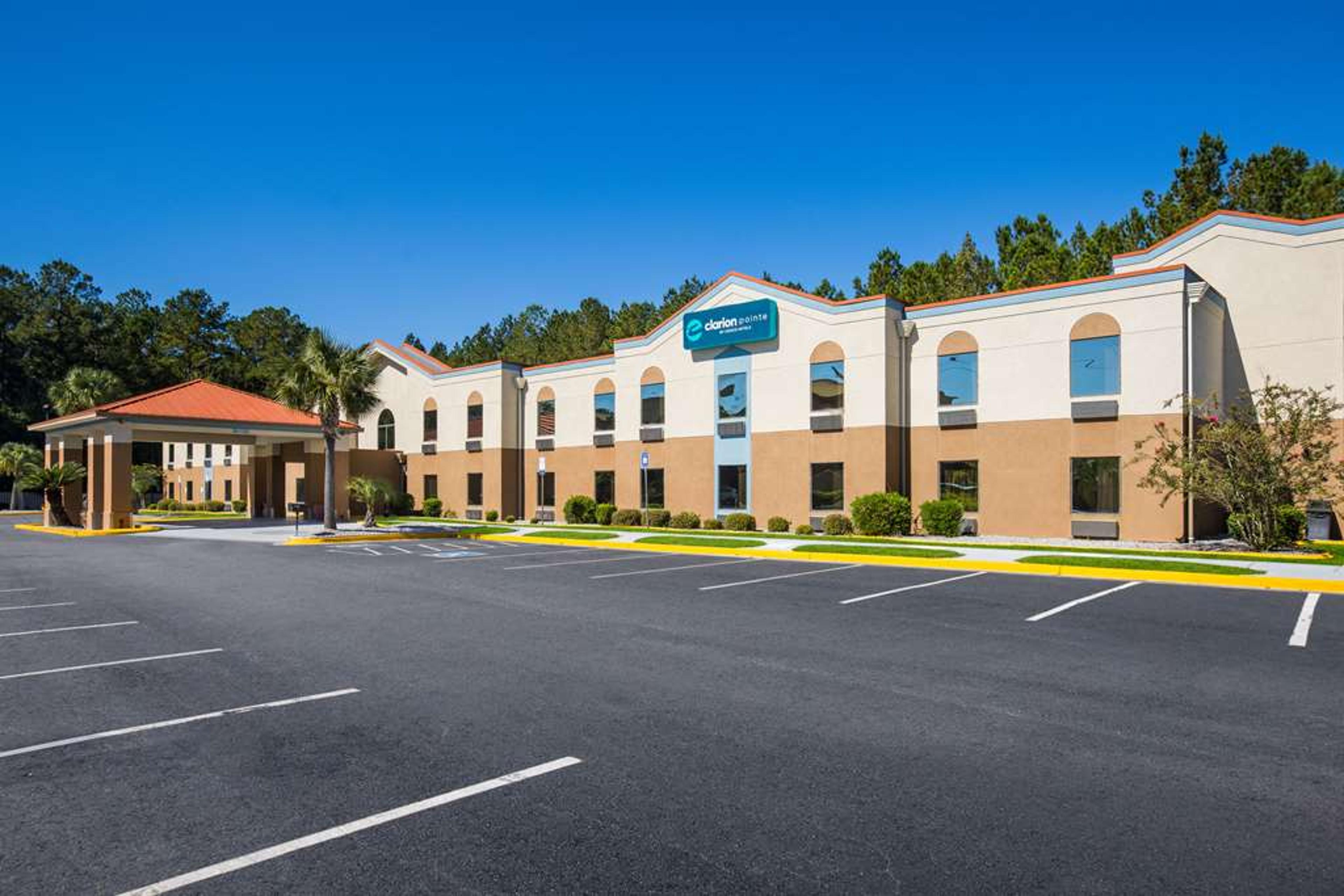 CLARION POINTE HINESVILLE NEAR FORT