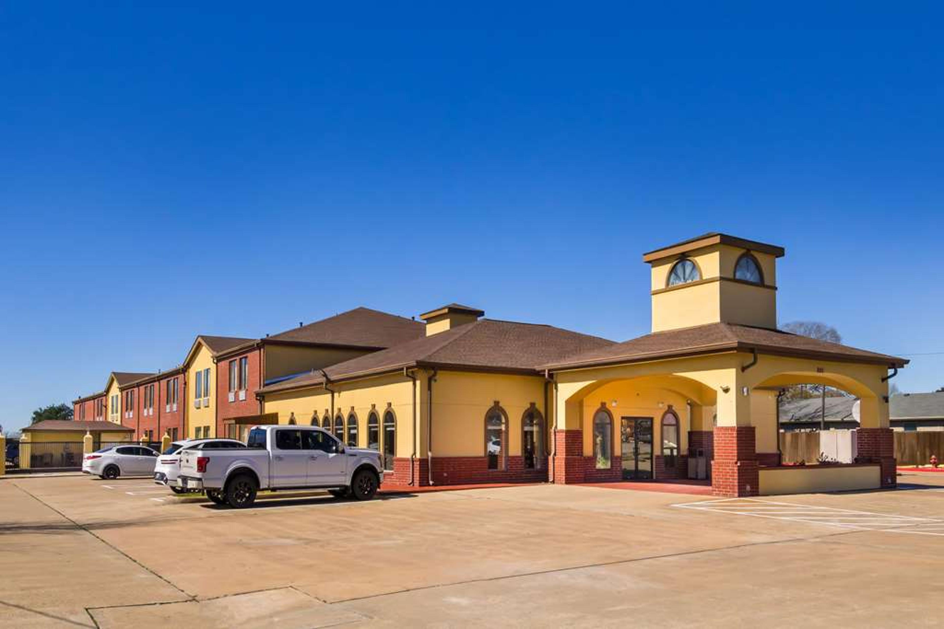 QUALITY INN BAY CITY TX