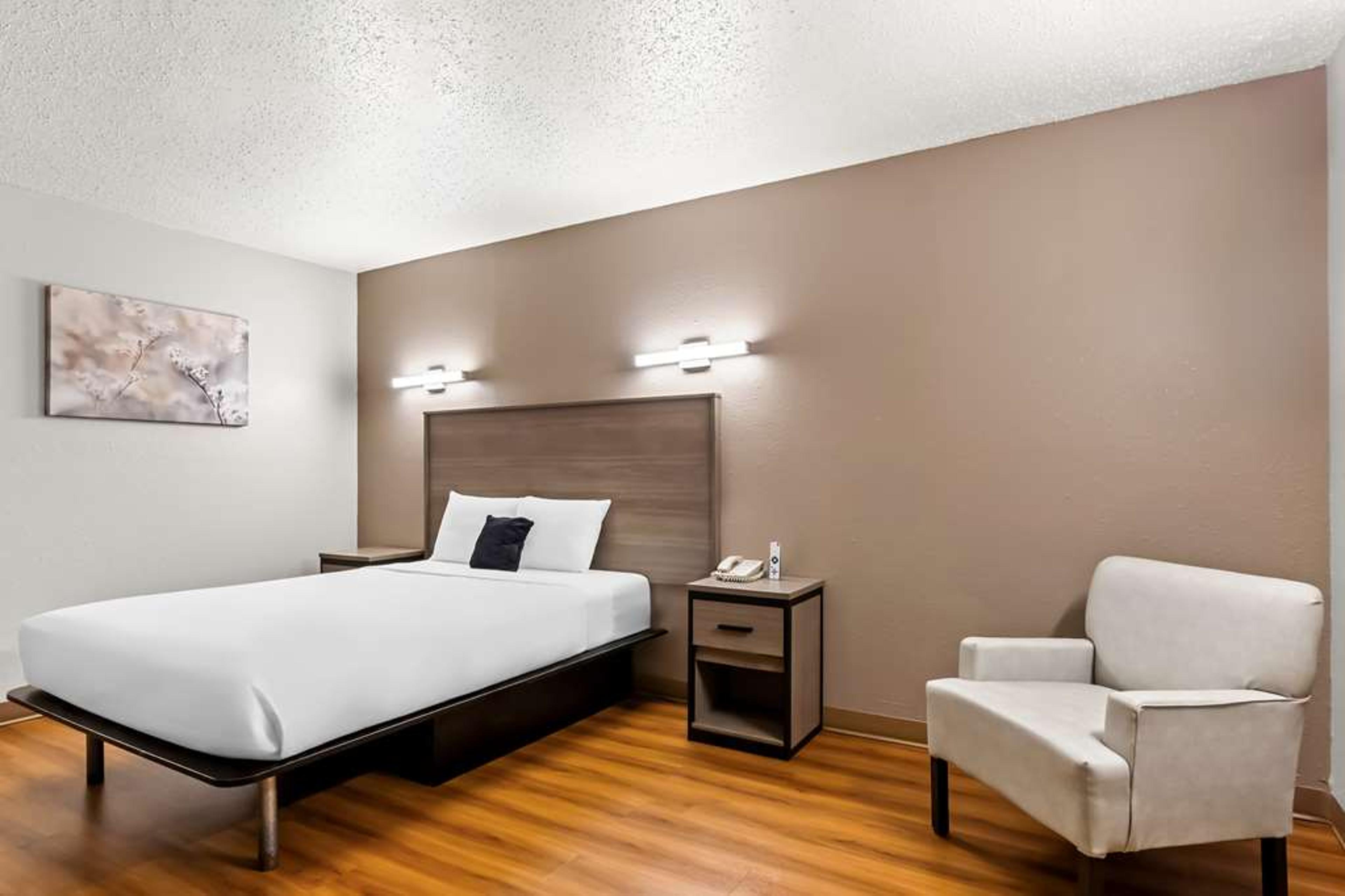 Red Lion Inn and Suites Pontoon Beach/St. Louis
