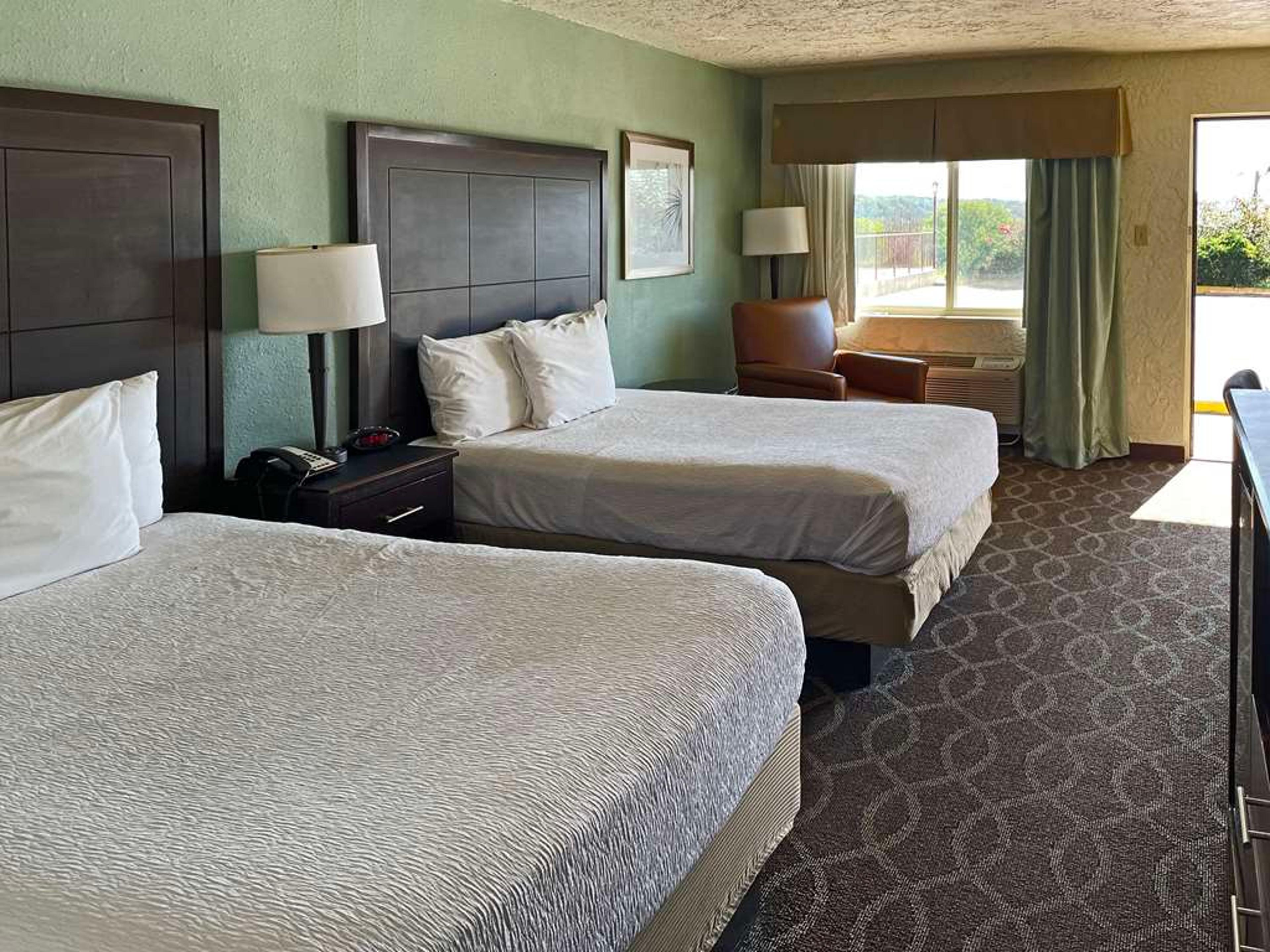 QUALITY INN CLINTON NORTH
