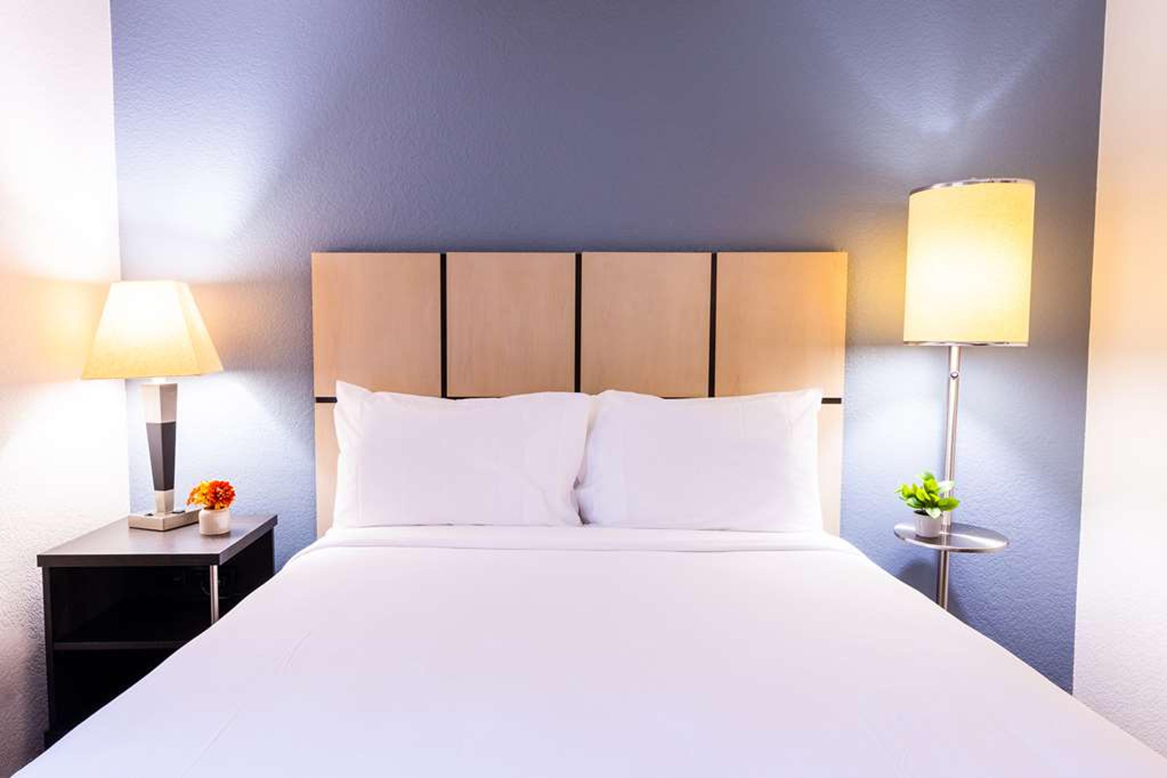 Sonesta Simply Suites Stafford