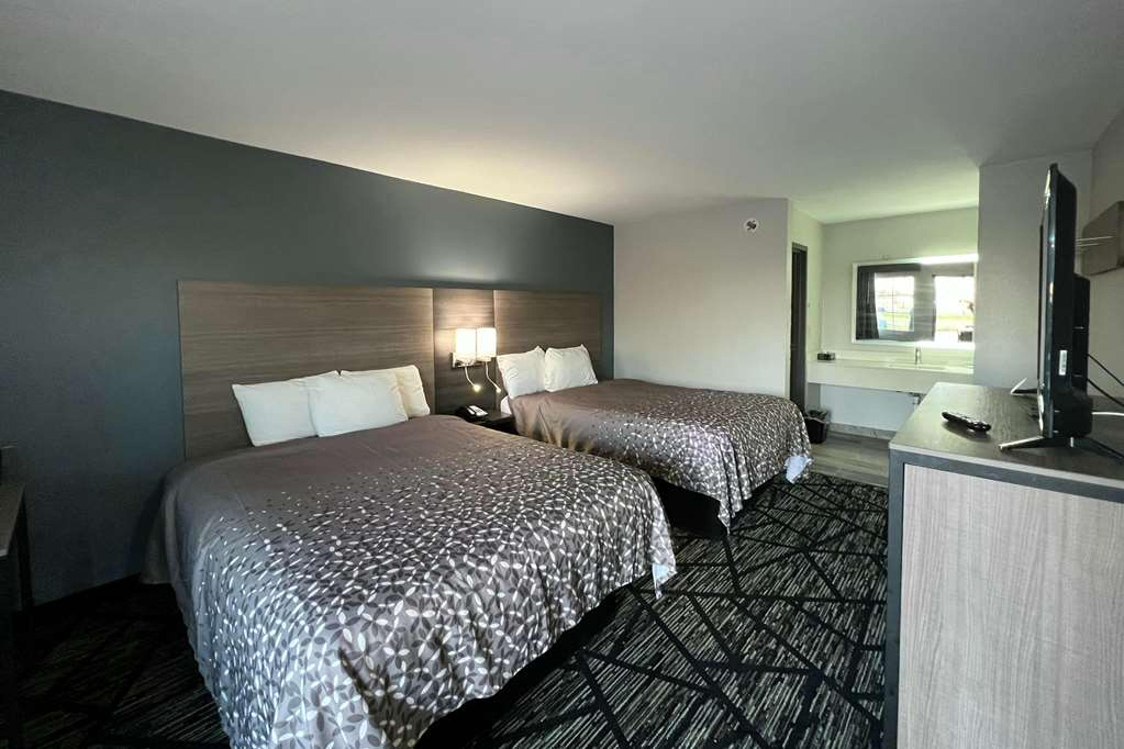 SUPER 8 BY WYNDHAM SULPHUR SOUTH