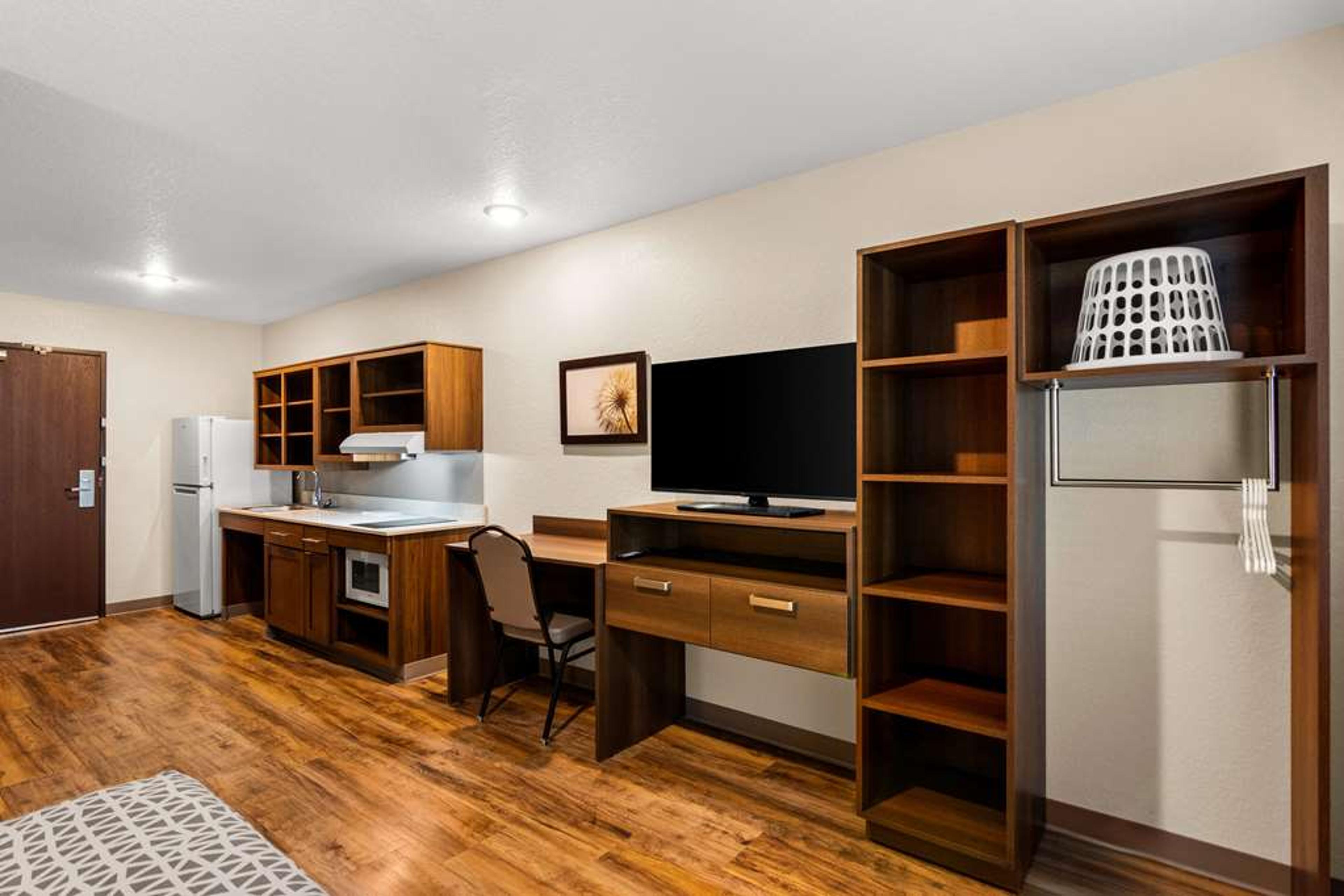 WOODSPRING SUITES PORT ST LUCIE