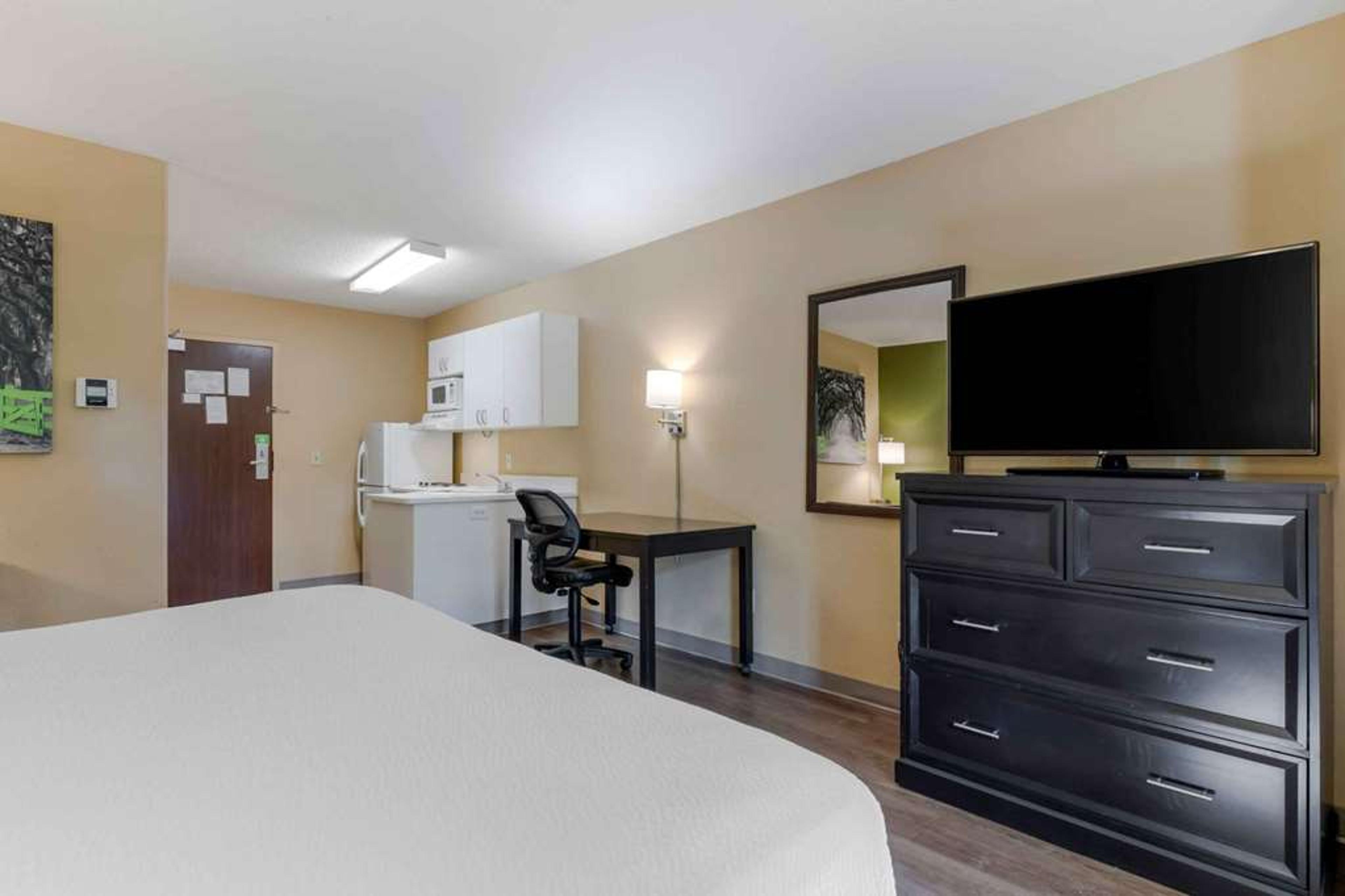 SUBURBAN STUDIOS MONTGOMERY EAST I-
