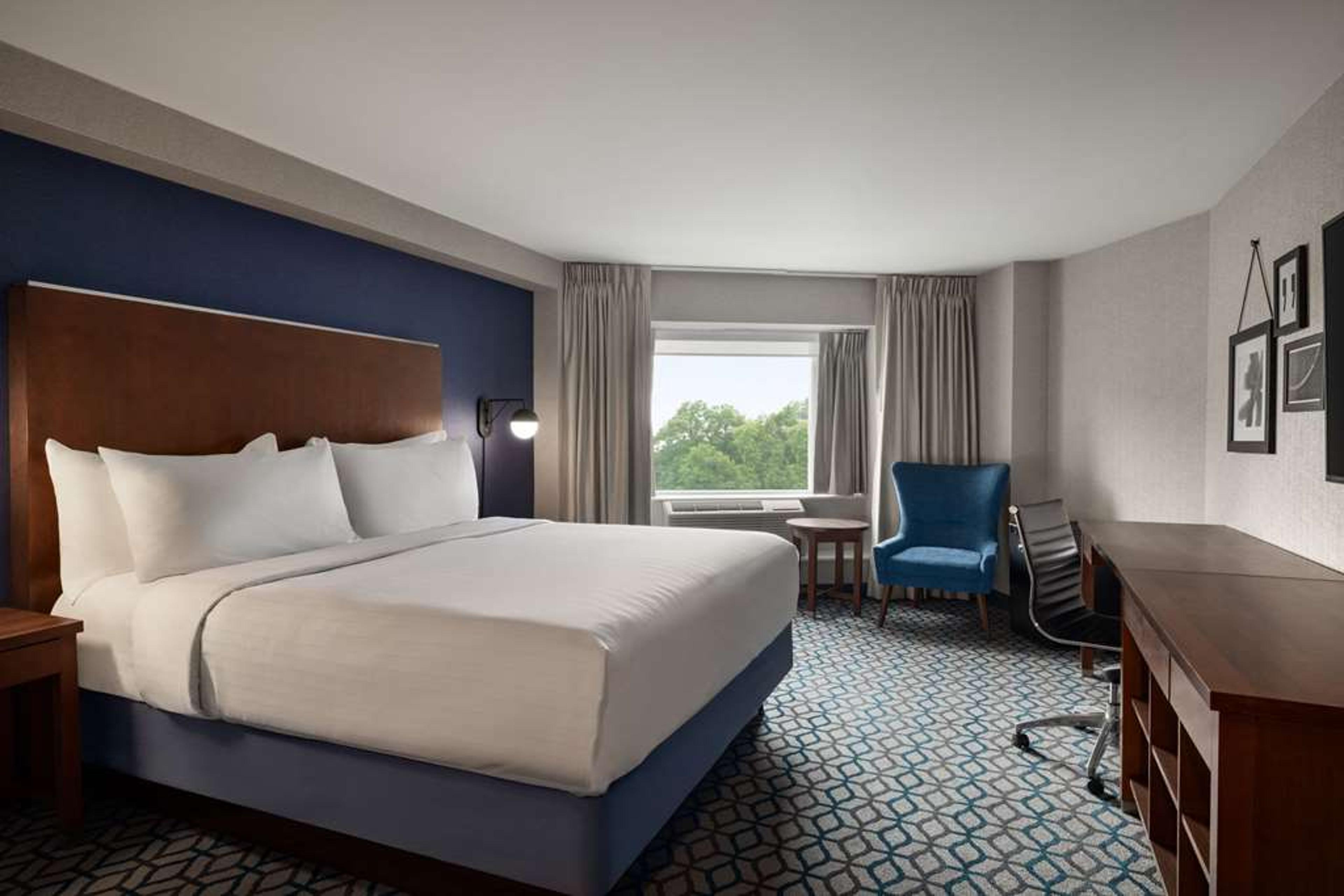 WYNDHAM FALLSVIEW HOTEL