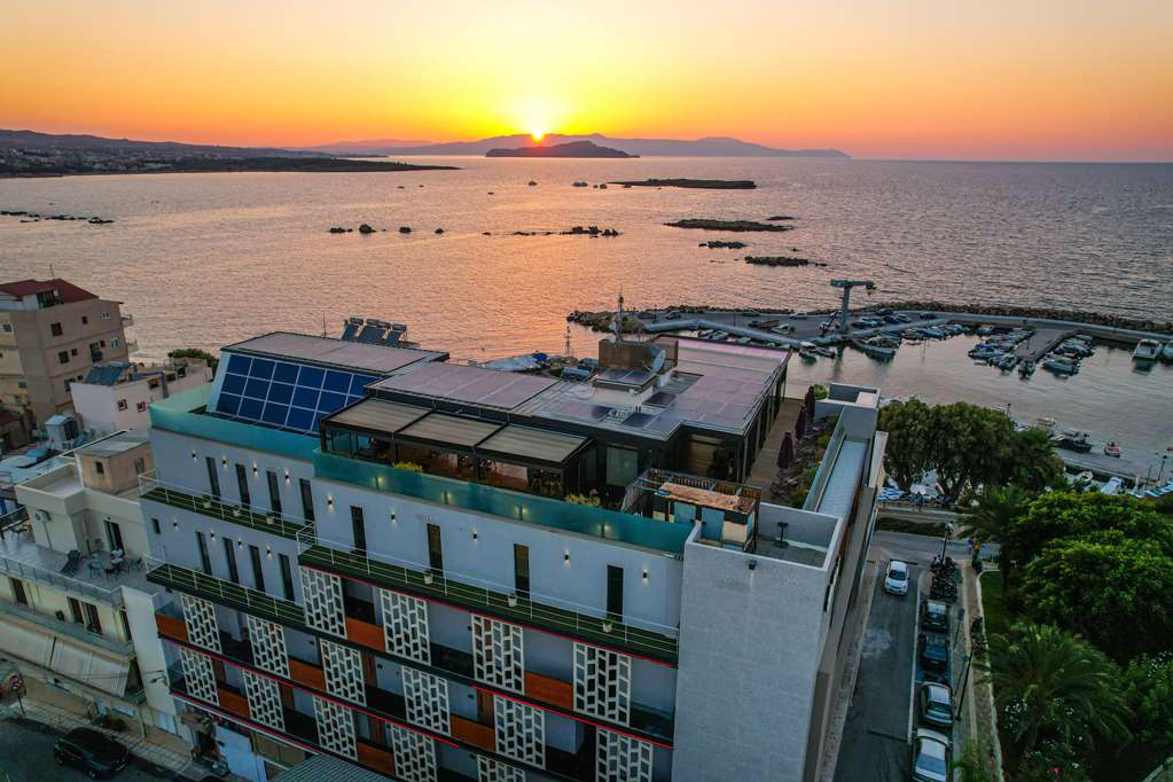 CHANIA FLAIR TAPESTRY BY HILTON