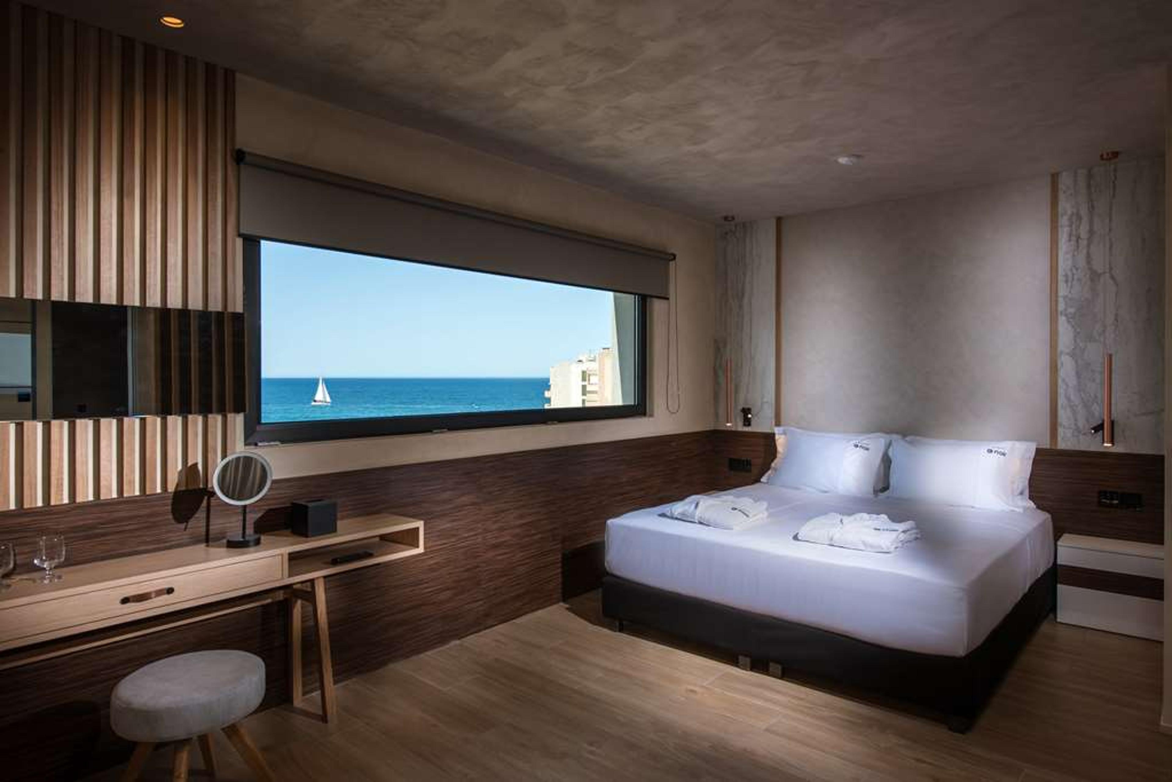 CHANIA FLAIR TAPESTRY BY HILTON
