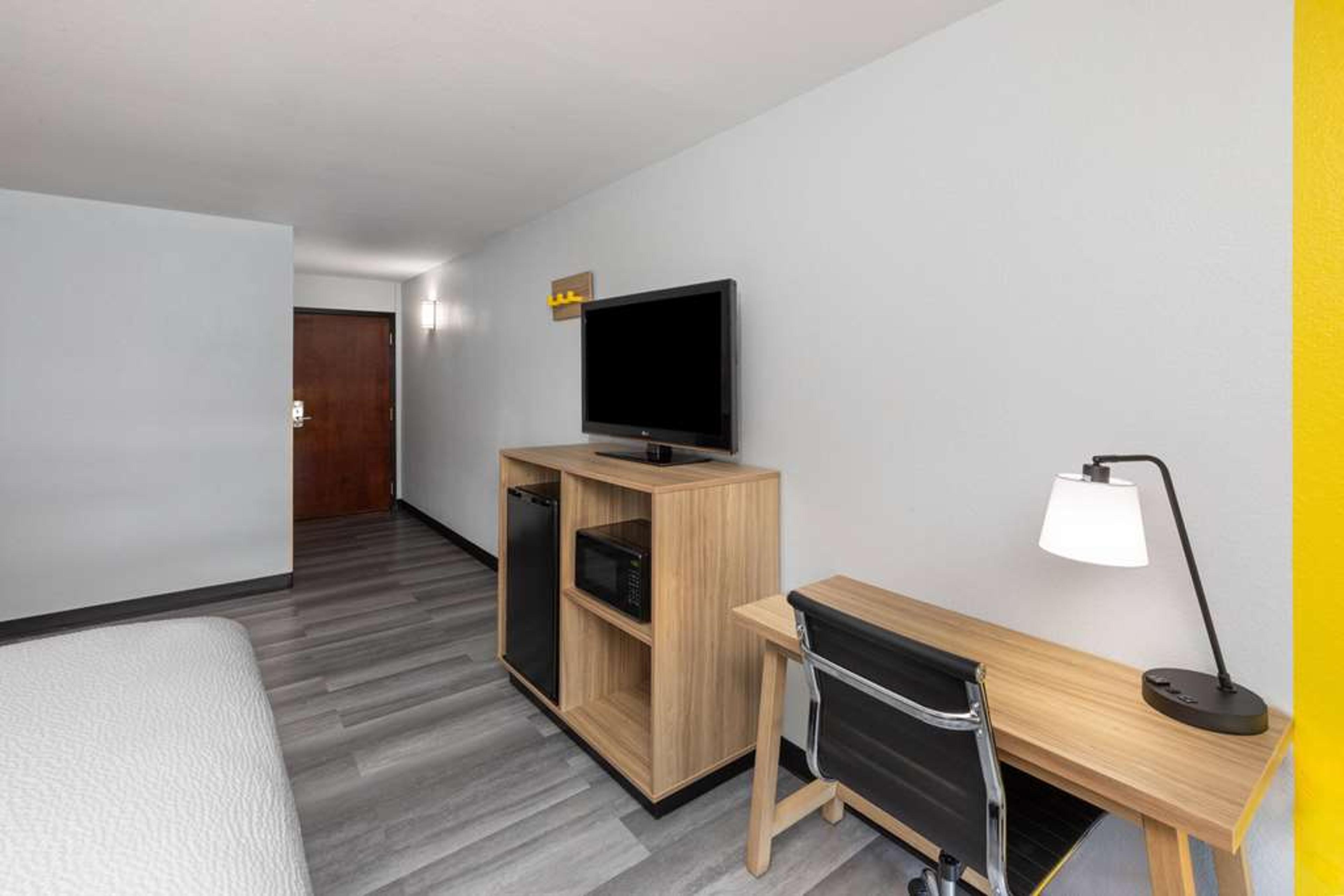 SUPER 8 BY WYNDHAM ALEXANDRIA LA