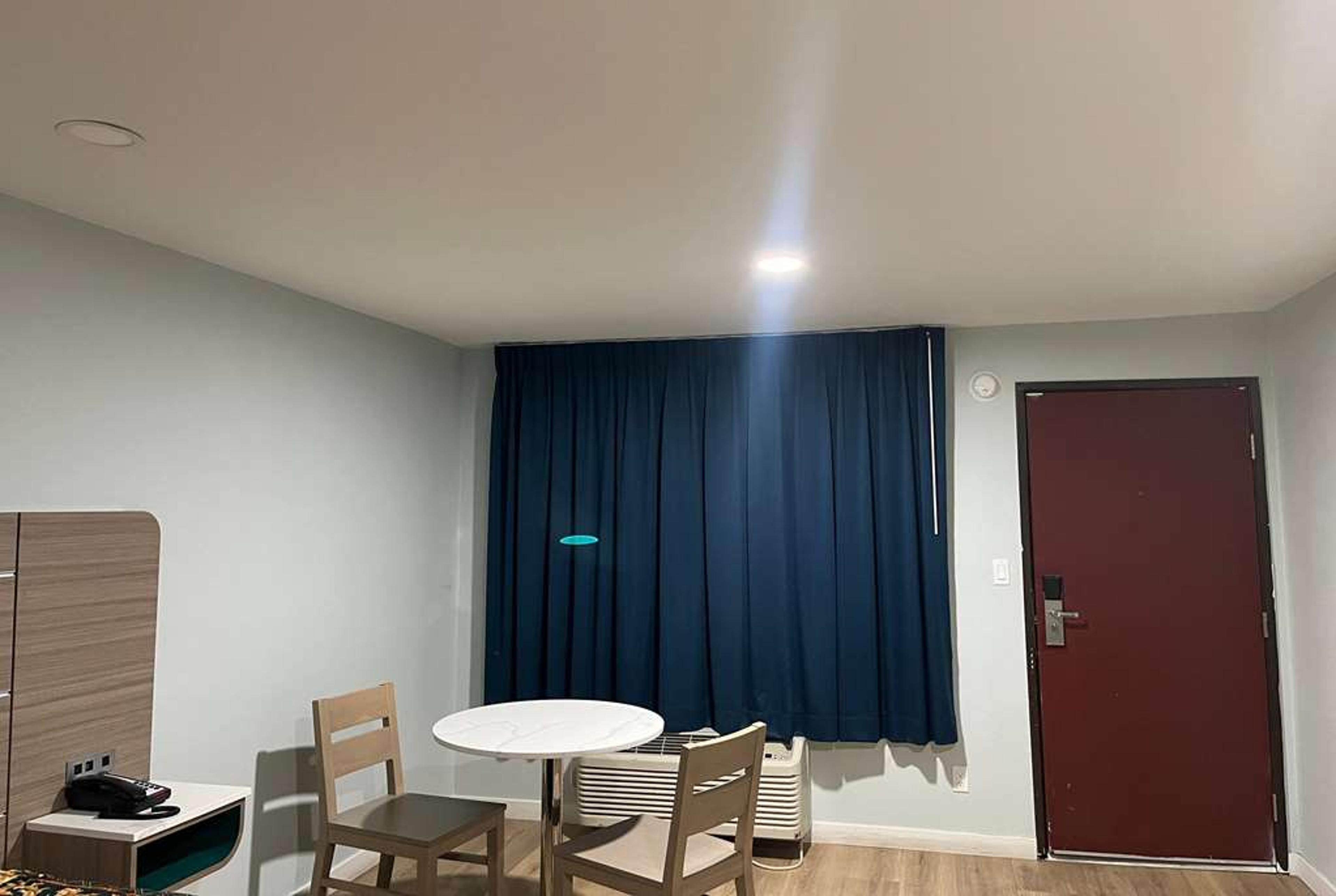 TRAVELODGE BY WYNDHAM FAIRPLEX POMO