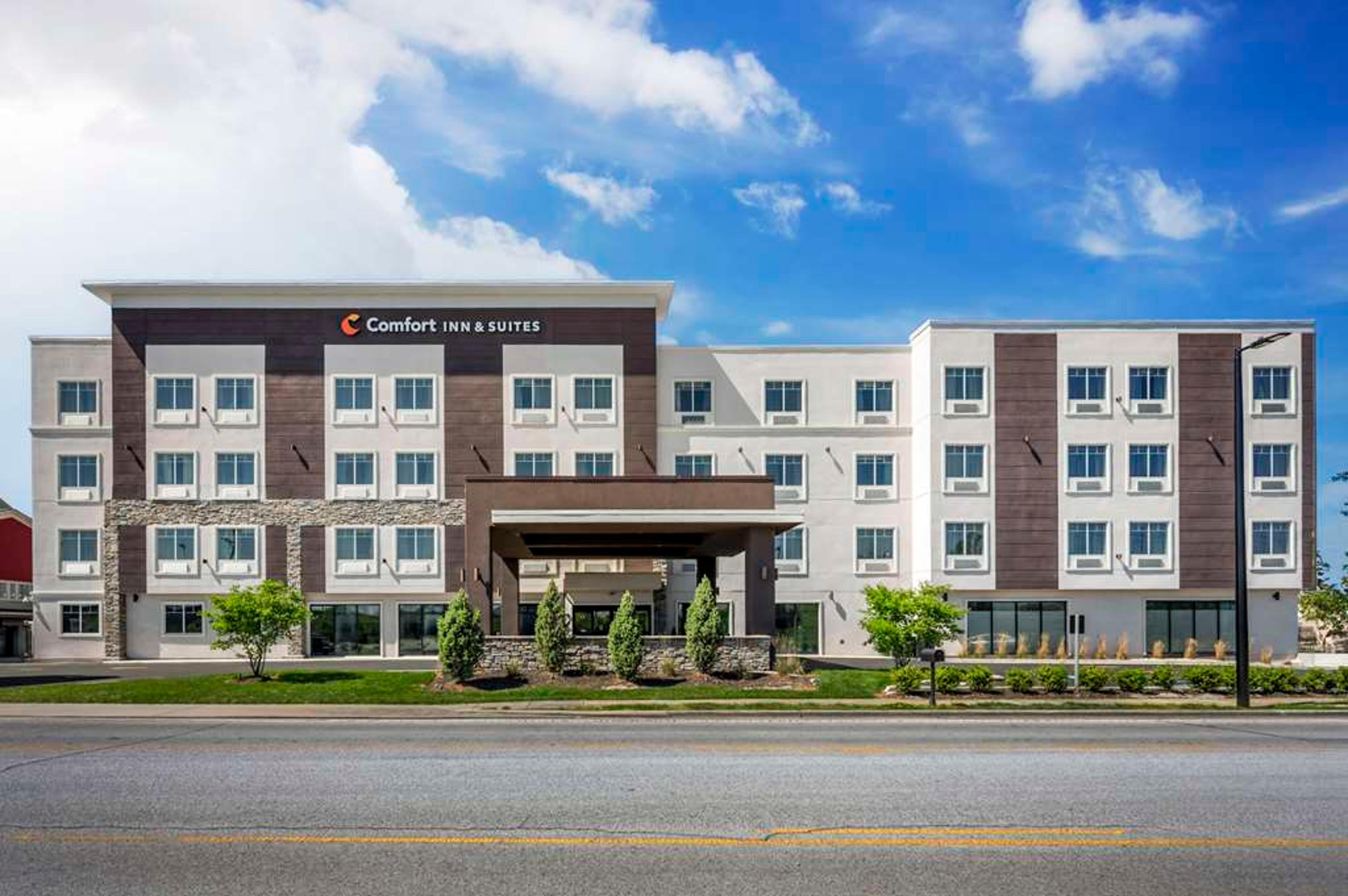 COMFORT INN AND SUITES CLARKSVILLE