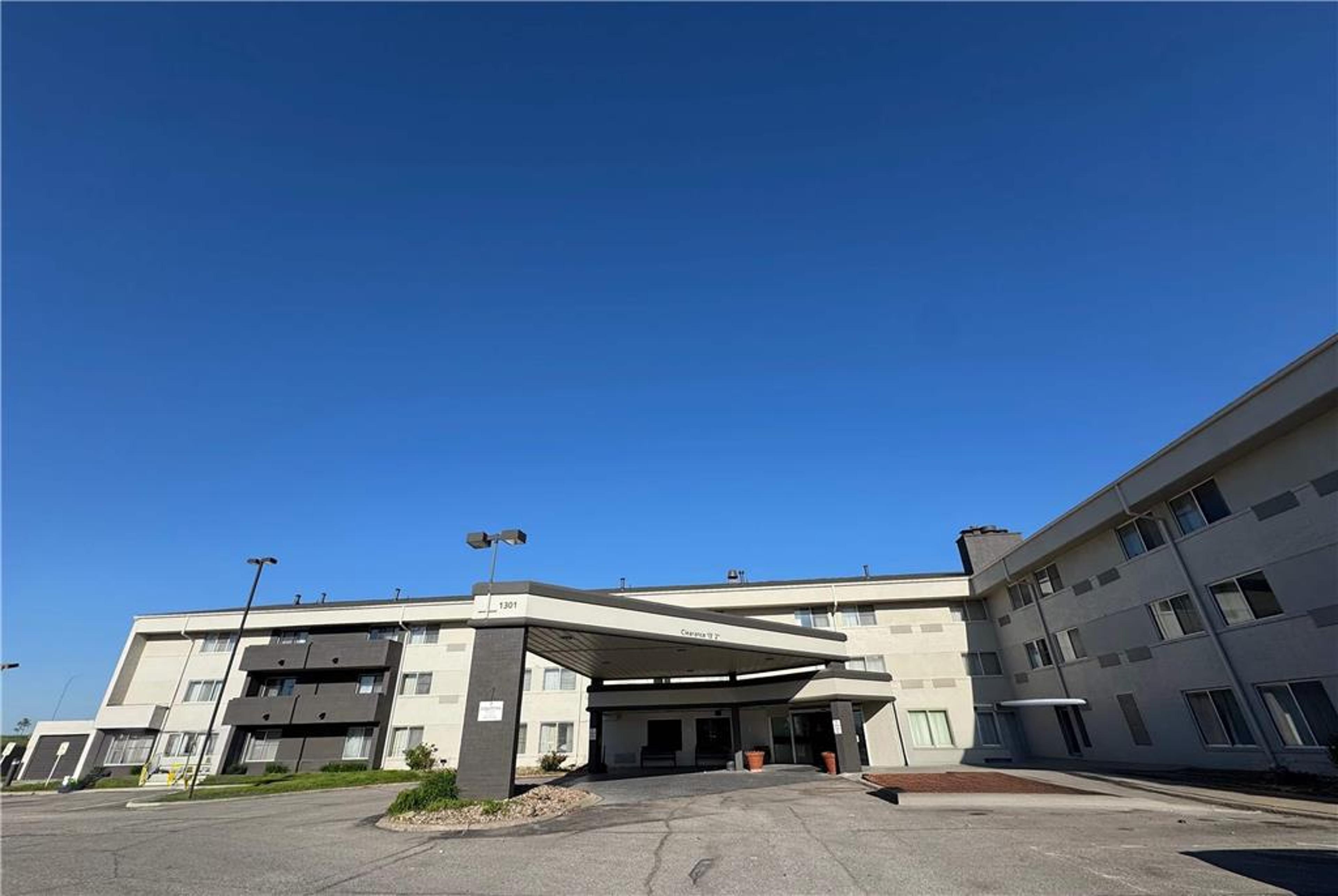 WINGATE BY WYNDHAM LINCOLN AIRPORT