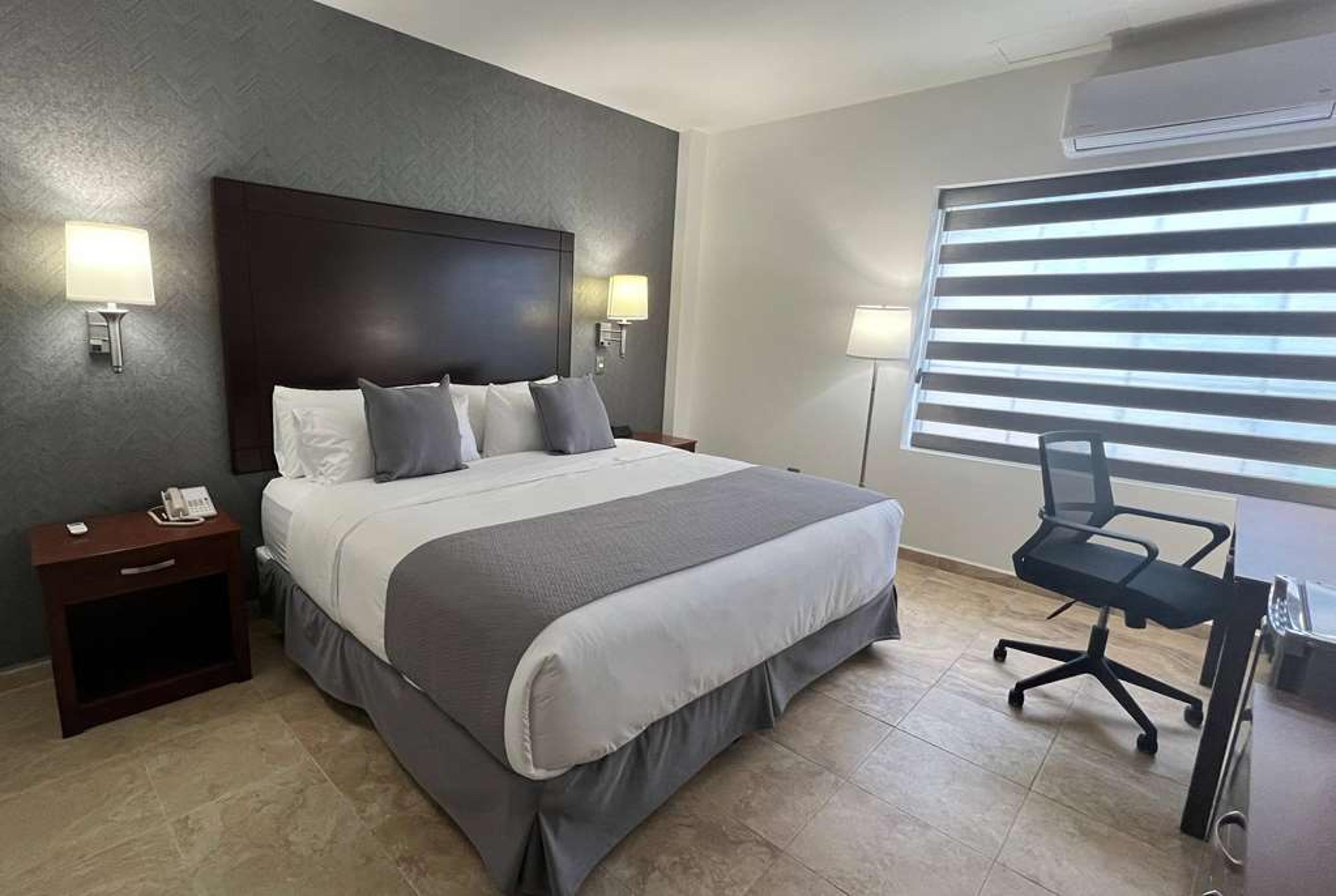 LA QUINTA BY WYNDHAM REYNOSA