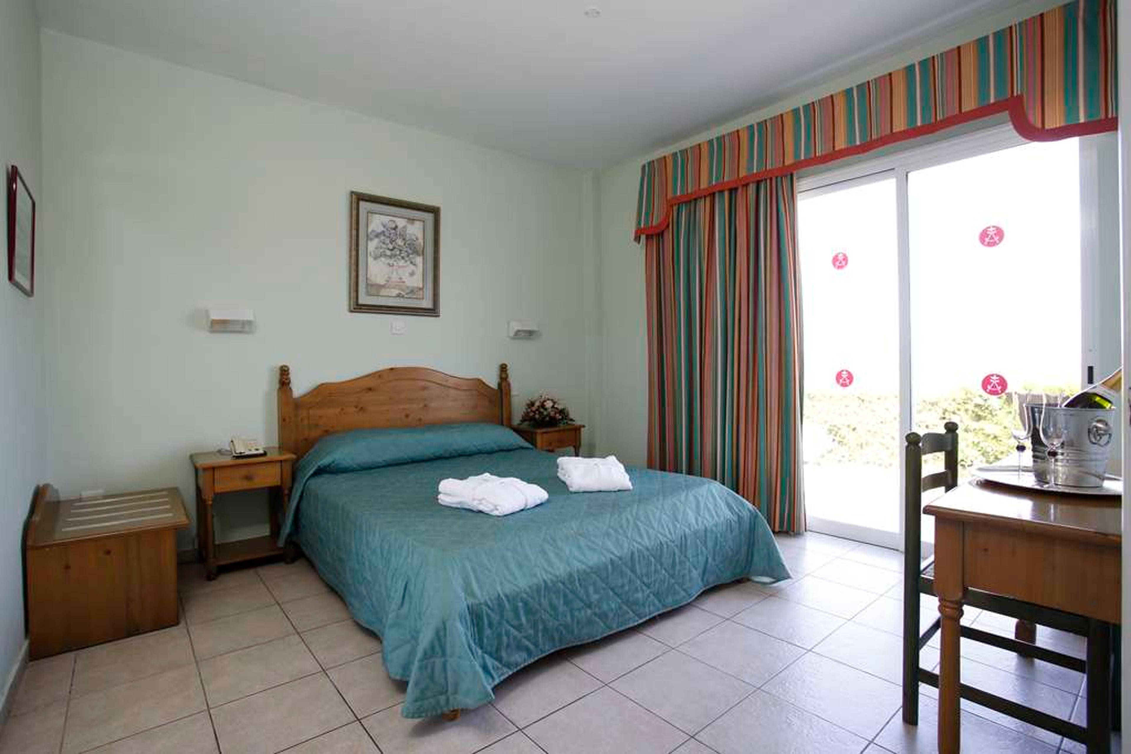 AKAMANTHEA HOLIDAY VILLAGE