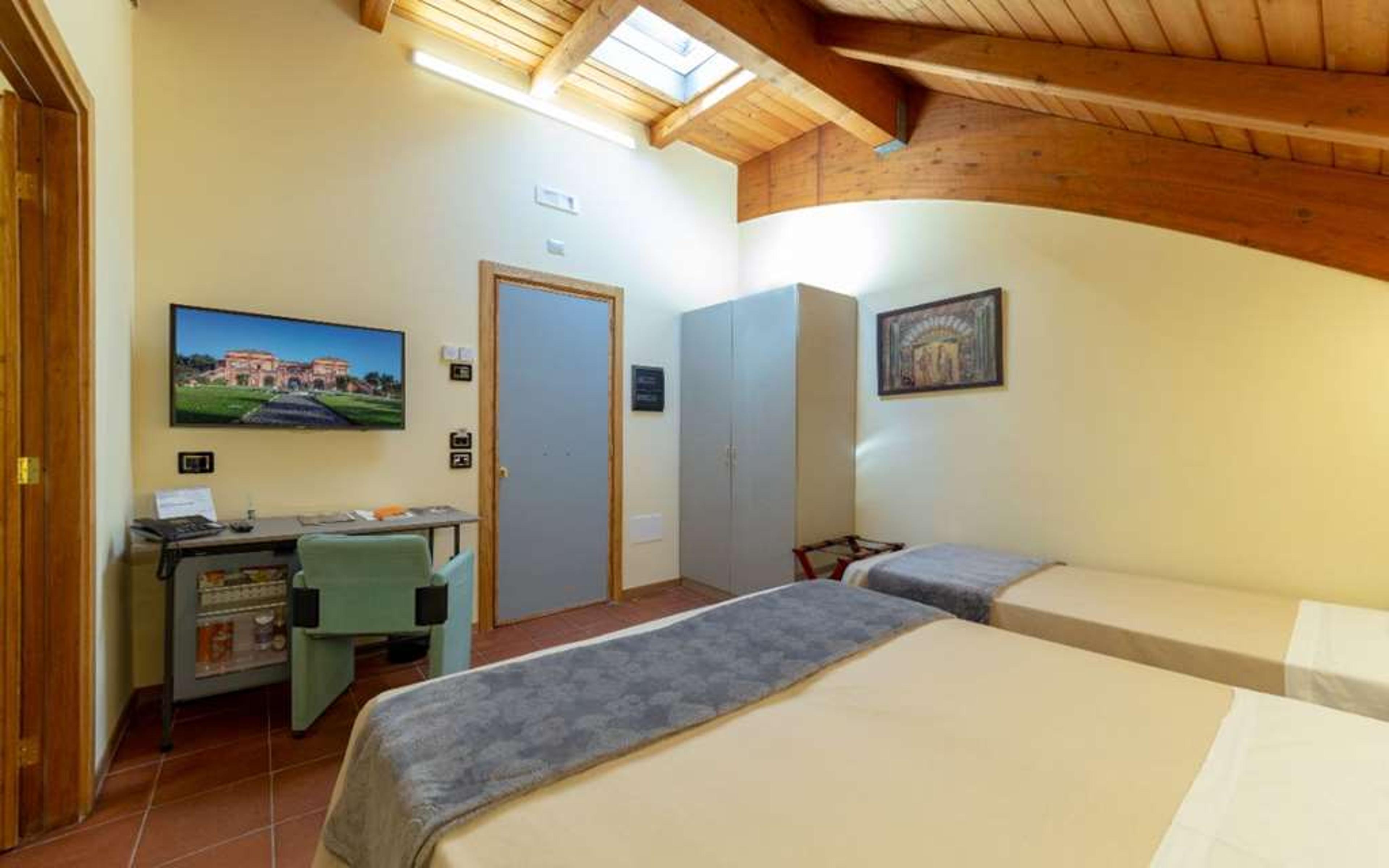 VILLA SIGNORINI EVENTS AND HOTEL