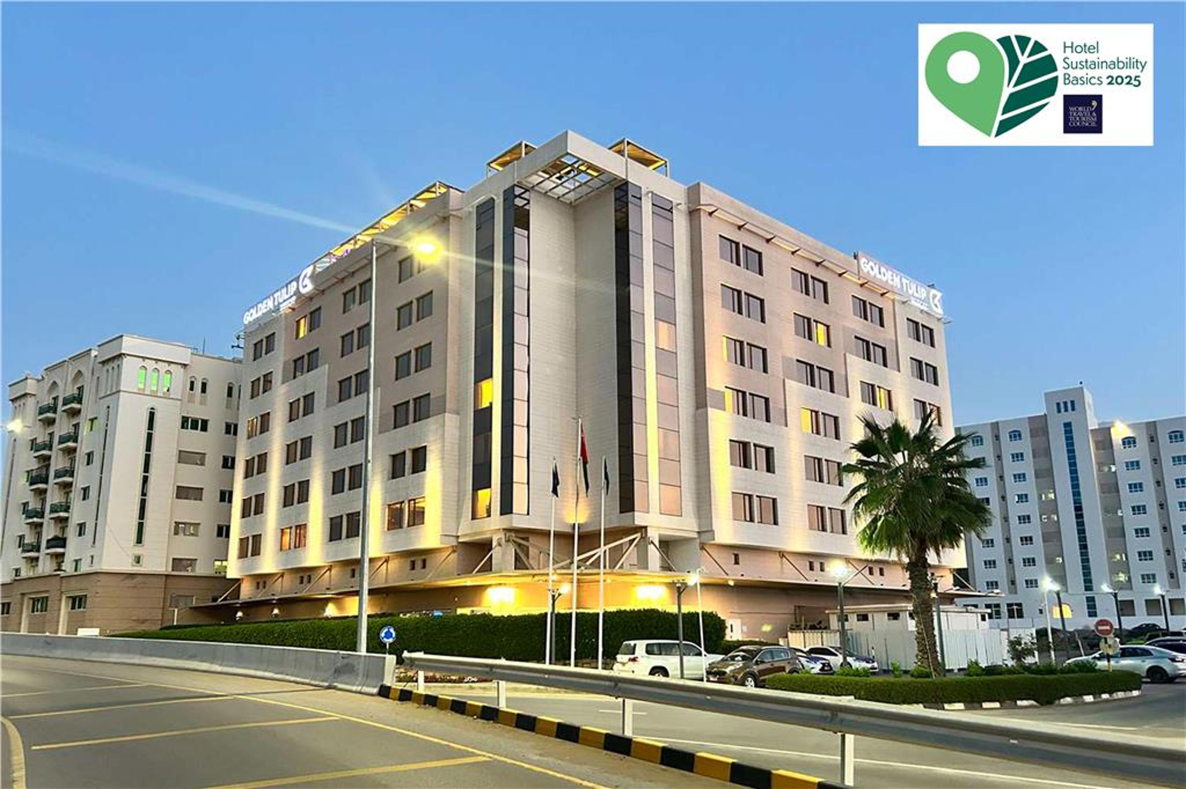 GOLDEN TULIP MUSCAT