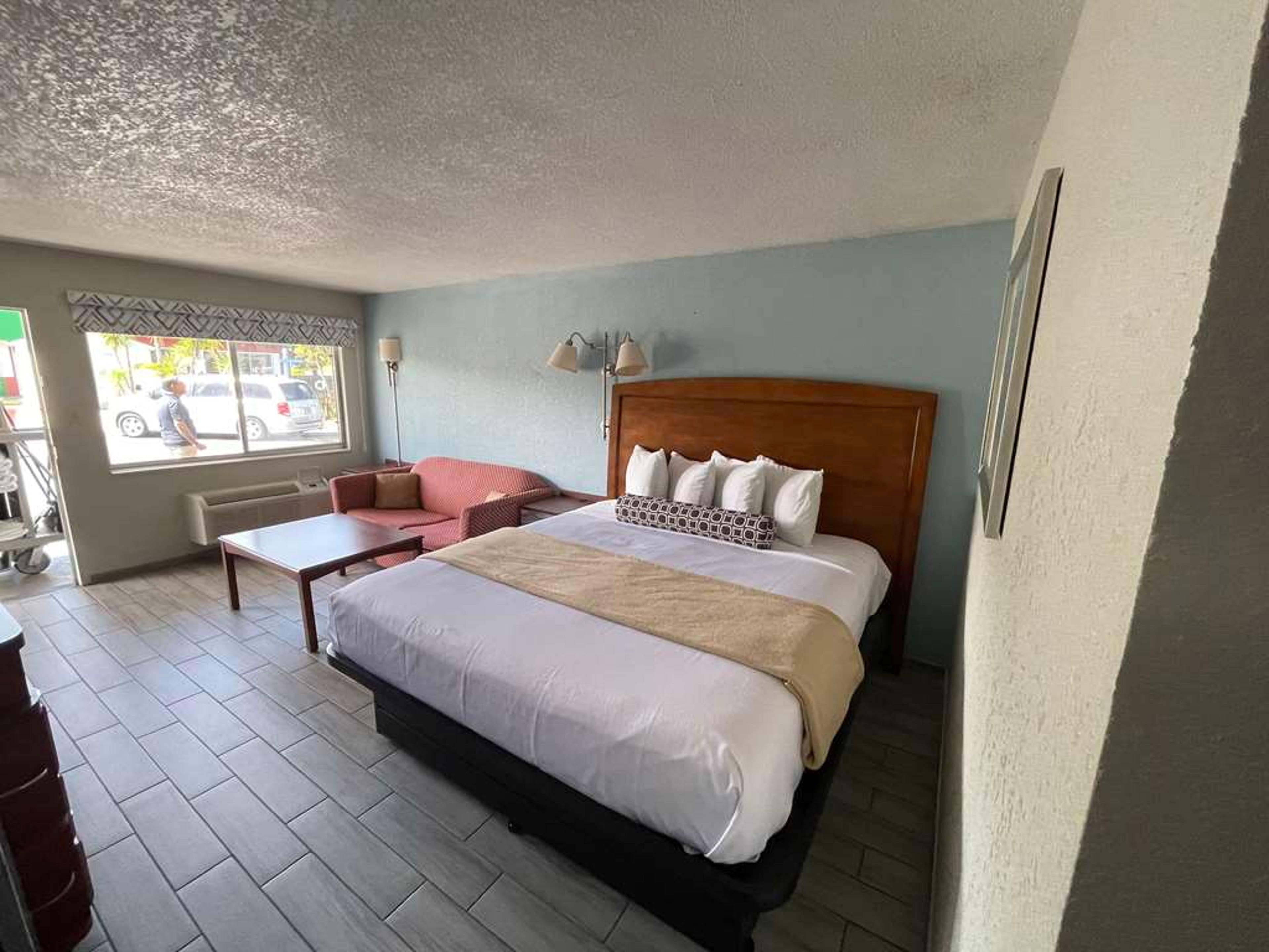 RODEWAY INN